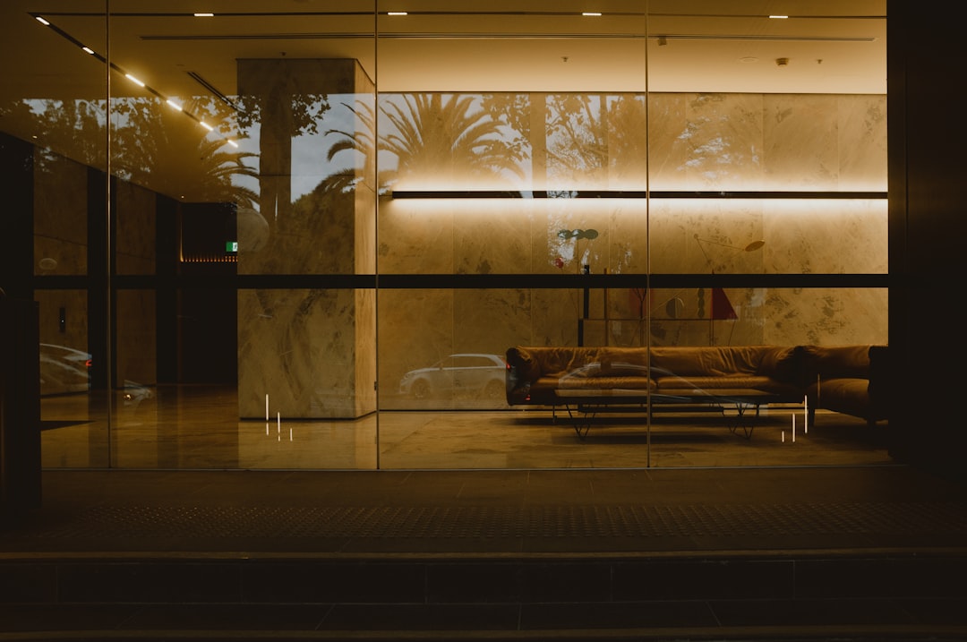 The Role of Lighting and Glass in Luxury and Contemporary Home Design