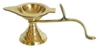 Radhika Poojan Bhandar Brass Decorative Single Aarti Diya with Detachable Handle, Gold