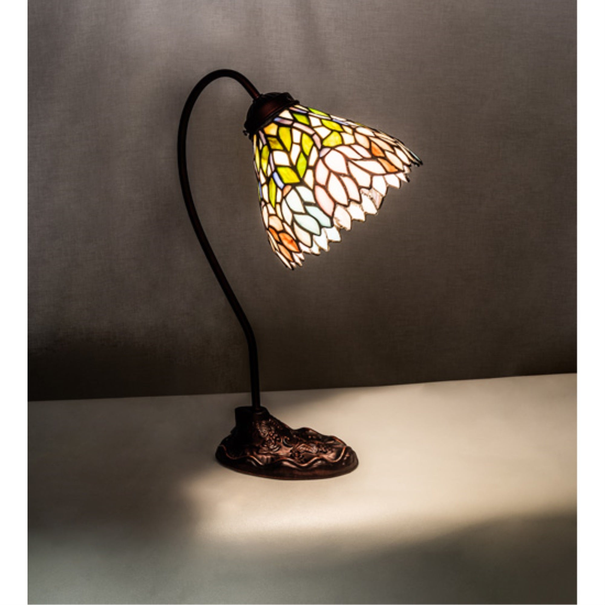 18 inch High Wisteria Desk Lamp