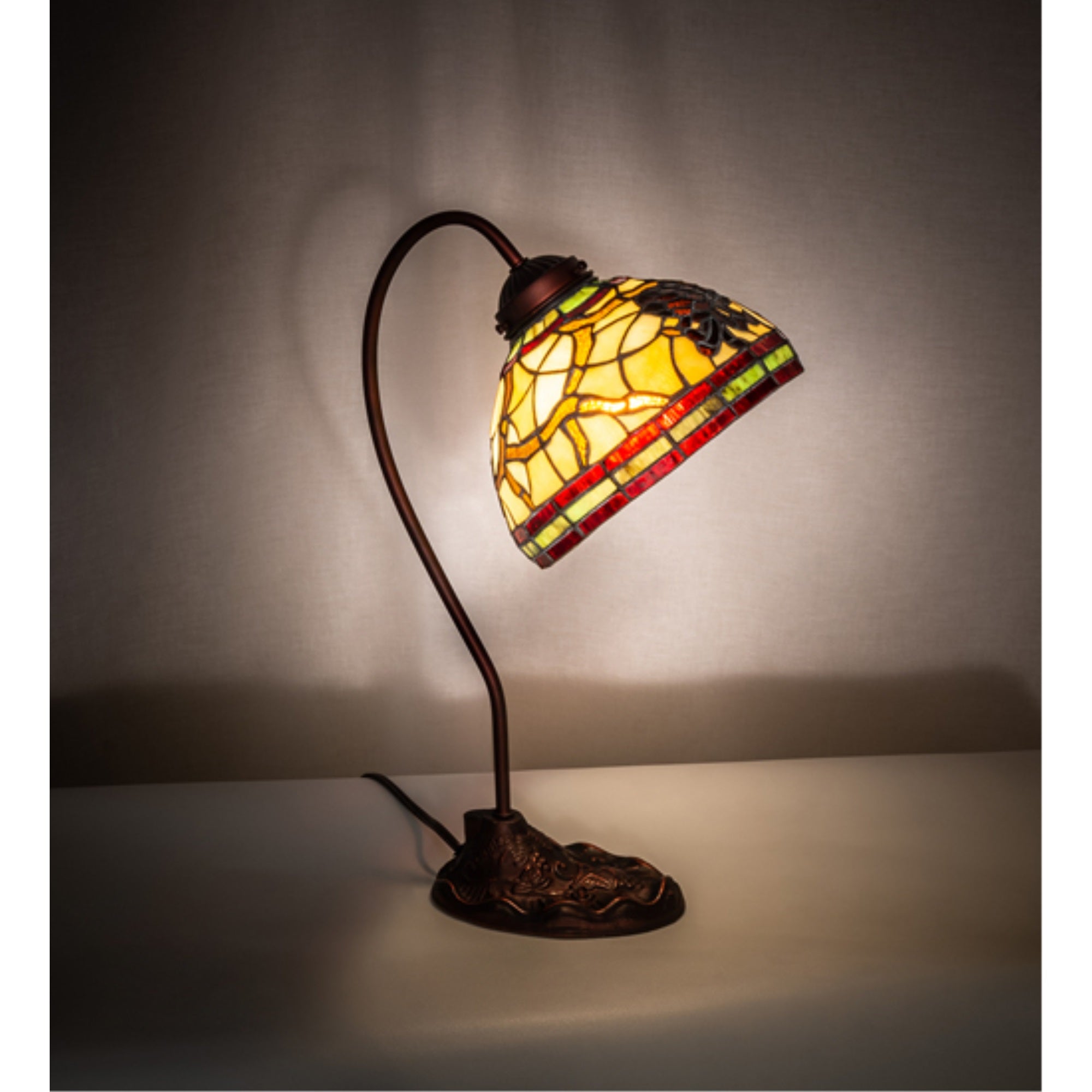 18 inch High Pinecone Desk Lamp