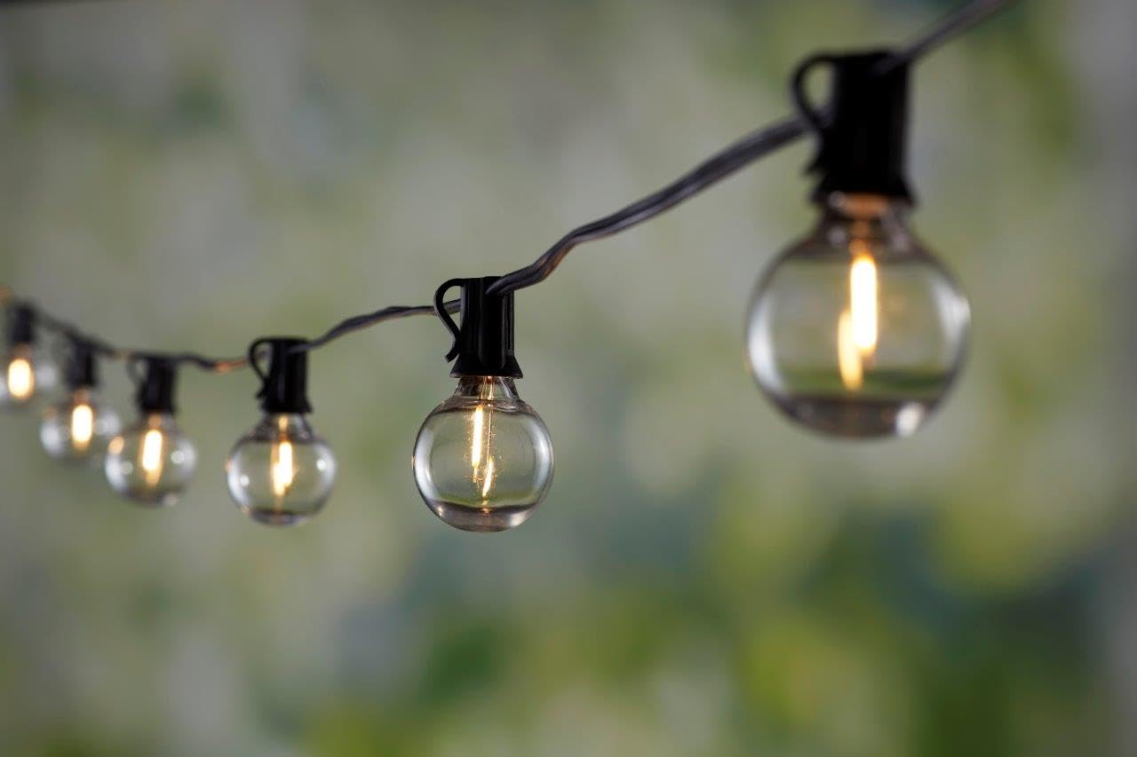 Litex Industries: 18.5-ft Solar Black Outdoor String Light with 15 White LED Globe Bulbs
