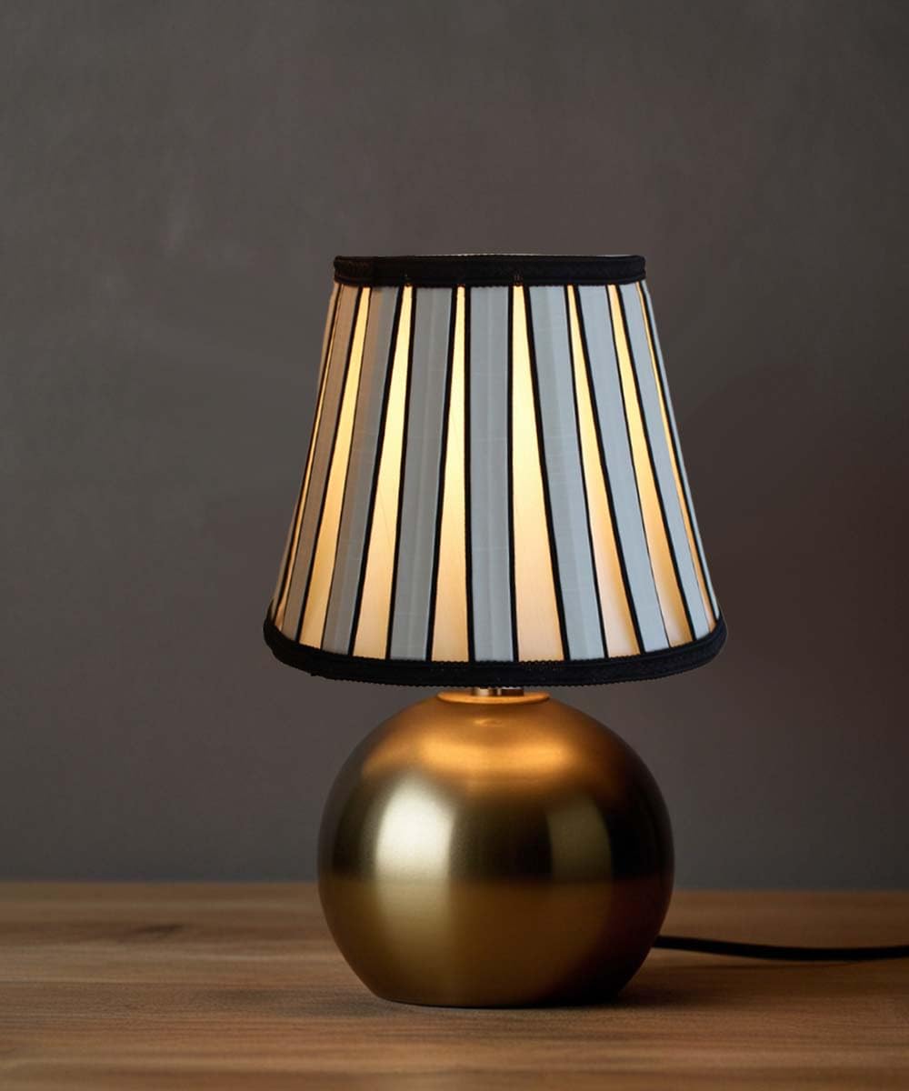 5''X8''X7'' Metropolitan Softback Empire Edison Clip On Lampshade, Eggshell With Black Highlight Trim