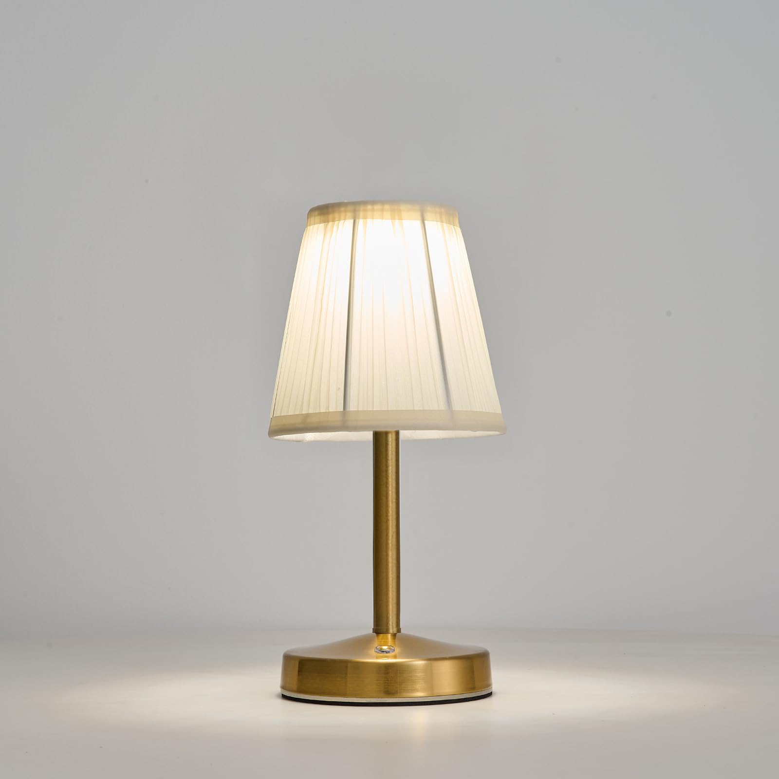 Eypid 3W Led Small Rechargeable Lamp,2000Mah Battery Operated Lamps,Vintage Brass Mini Lamps,2 Level Brightness Small Gold Cordl