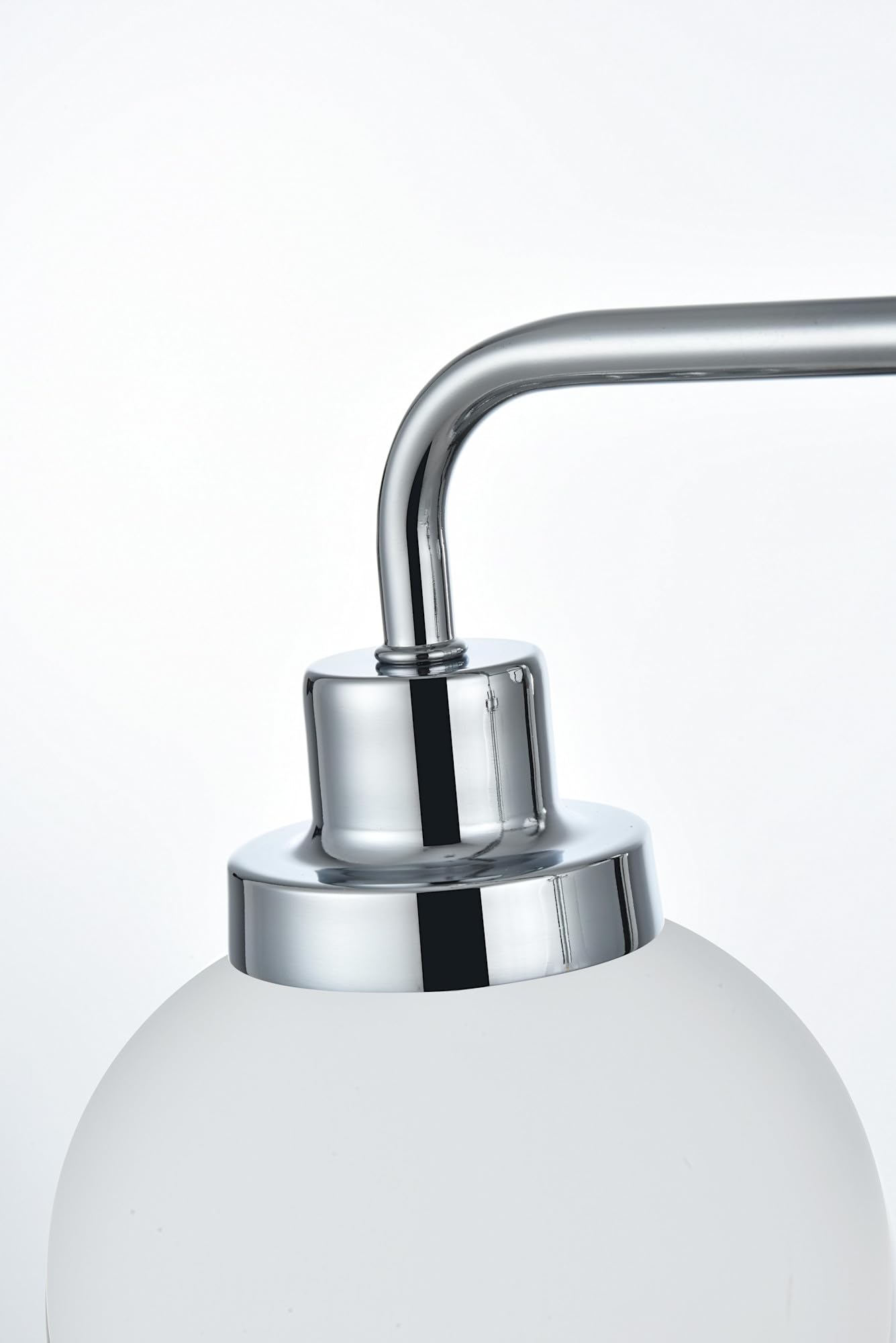 Living District Hanson 4-Light Metal Bath Sconce In Black And Frosted