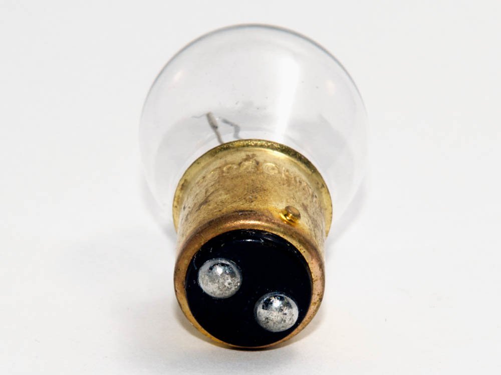Cec Industries #94 Bulbs, 12.8 V, 13.312 W, Ba15D Base, S-8 Shape (Box Of 10)