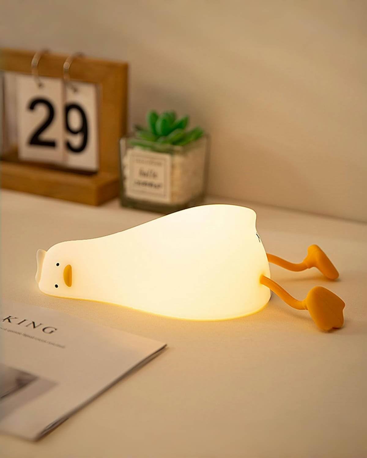 Daixinde Lying Flat Duck Night Light, Squishy Duck Lamp with Tap Control, 30-Min Auto-Off Timer, Rechargeable Silicone Bedside L