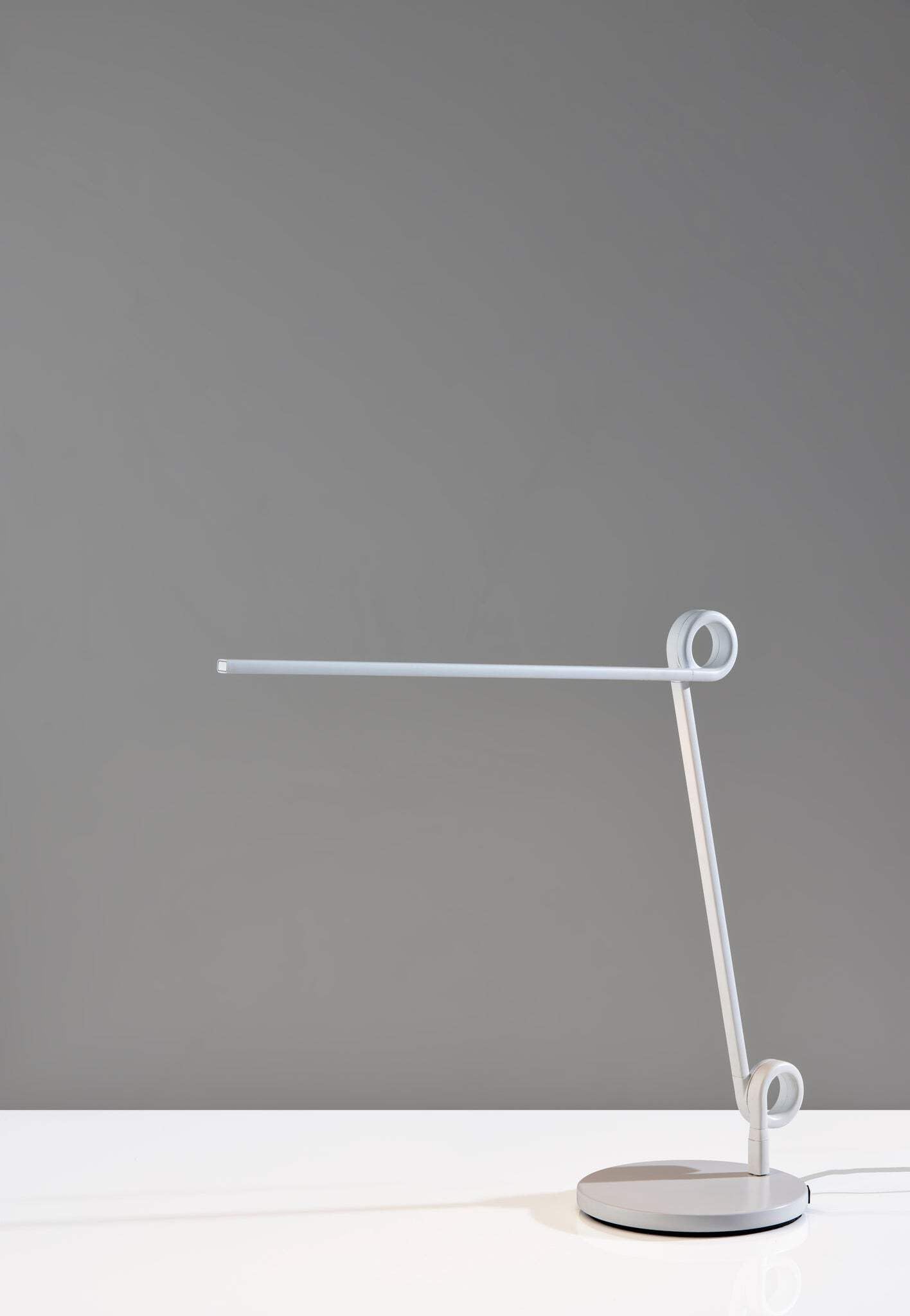 Homeroots 524640 35 In. Metal Novelty Desk Led Usb Table Lamp White