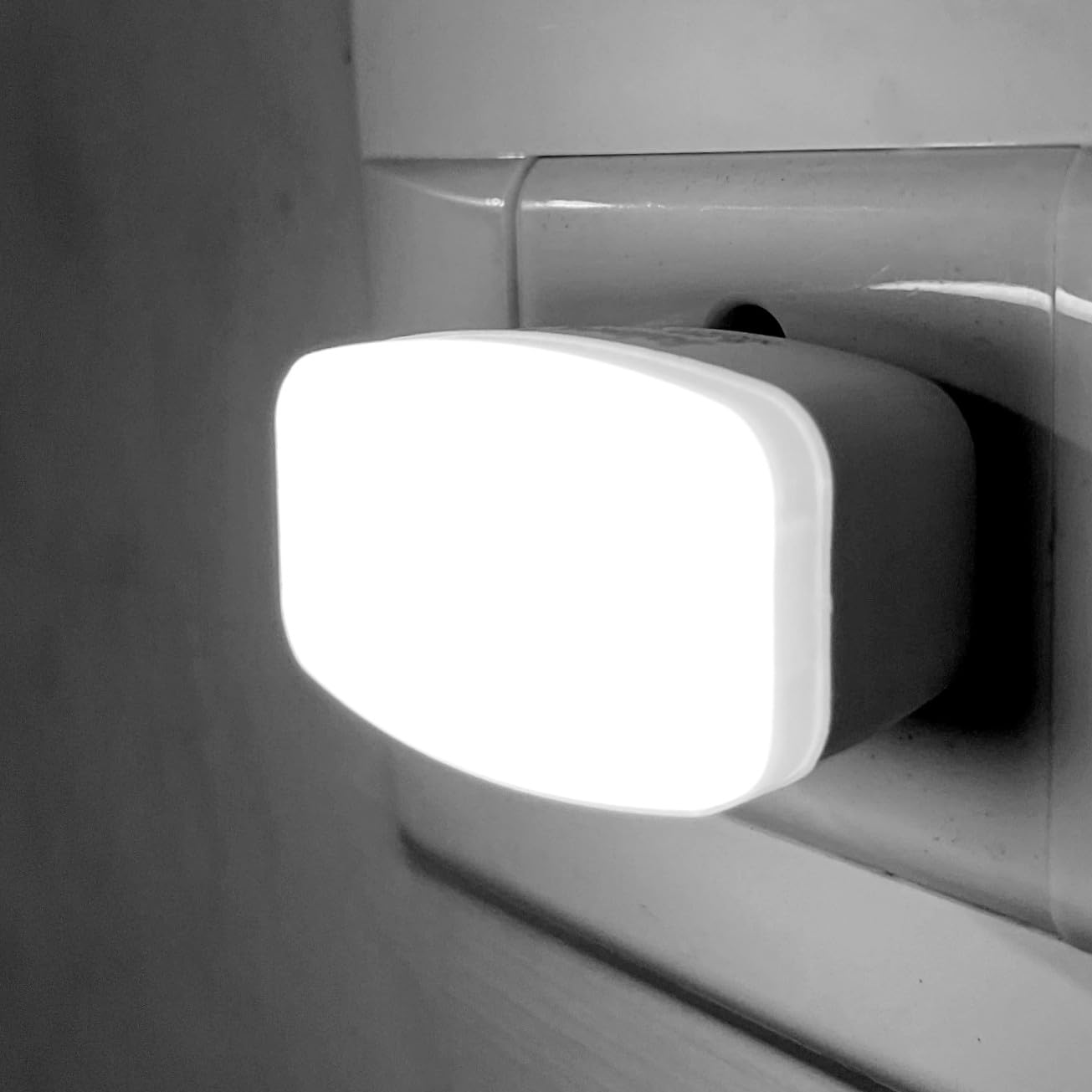TARAMPRO Night Light Energy Saving LED Lamp Nightlight for Children Kids Elderly Bedroom (White (Pack of 2))