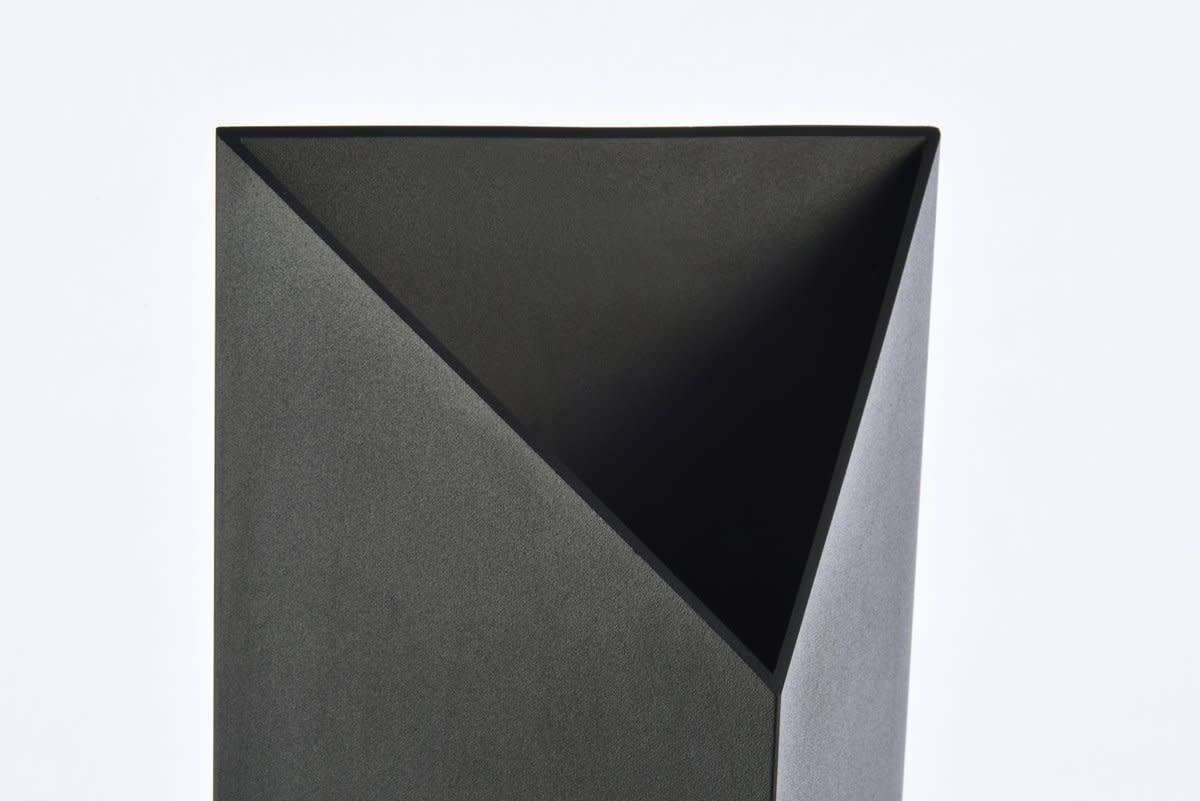 Living District Raine 1-Light Modern Style Aluminum Led Wall Sconce - Black