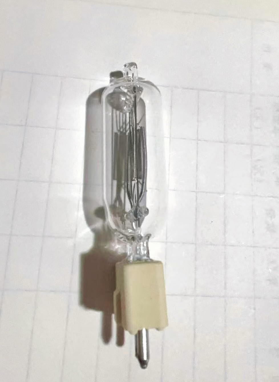 Tawelun Frk T7 120V 650W Bi-Pin Based Stage Gy9.5 Frk 650W Halogen Lamp Bulb,T-7 Stage Studio Lamp,Clear,Frk 120V 650W Halogen L