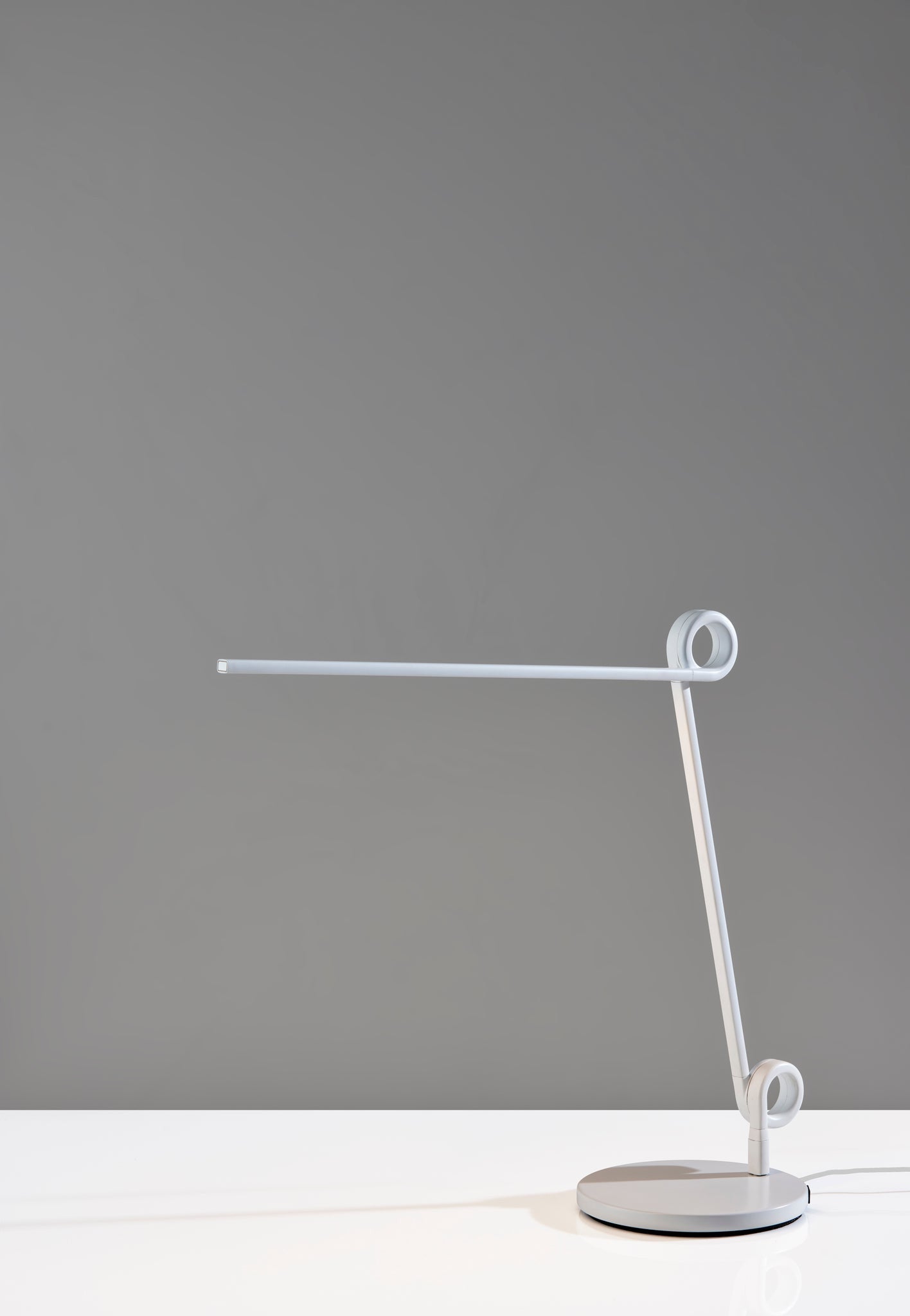 Homeroots 524640 35 In. Metal Novelty Desk Led Usb Table Lamp White