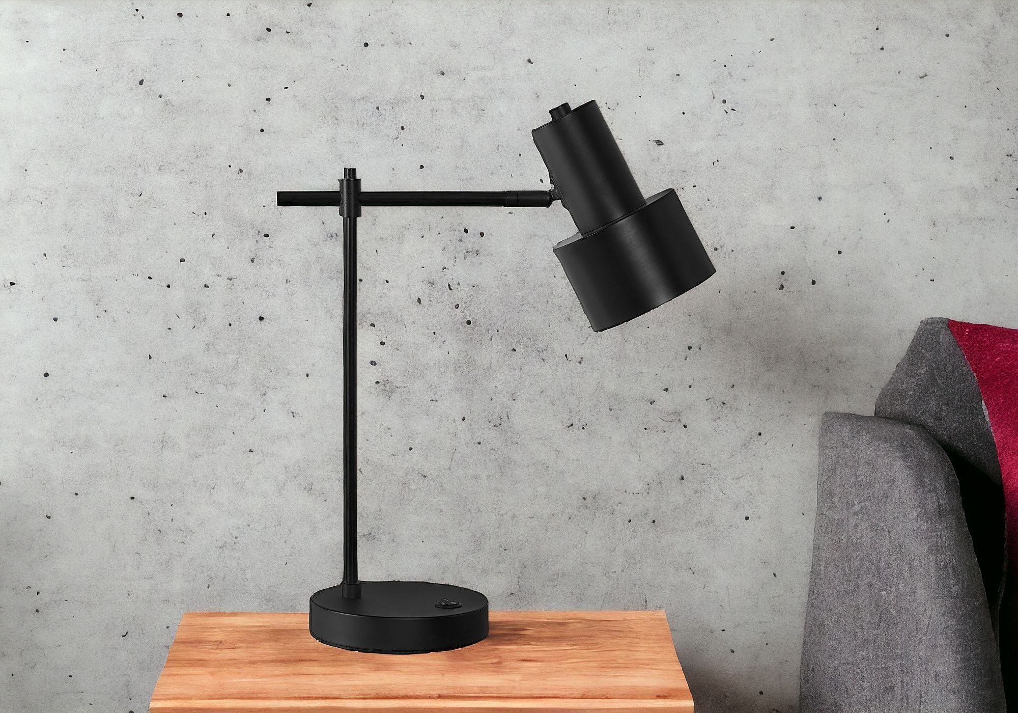 21'' Black Metal Round Usb Table Lamp With Black Drum Shade