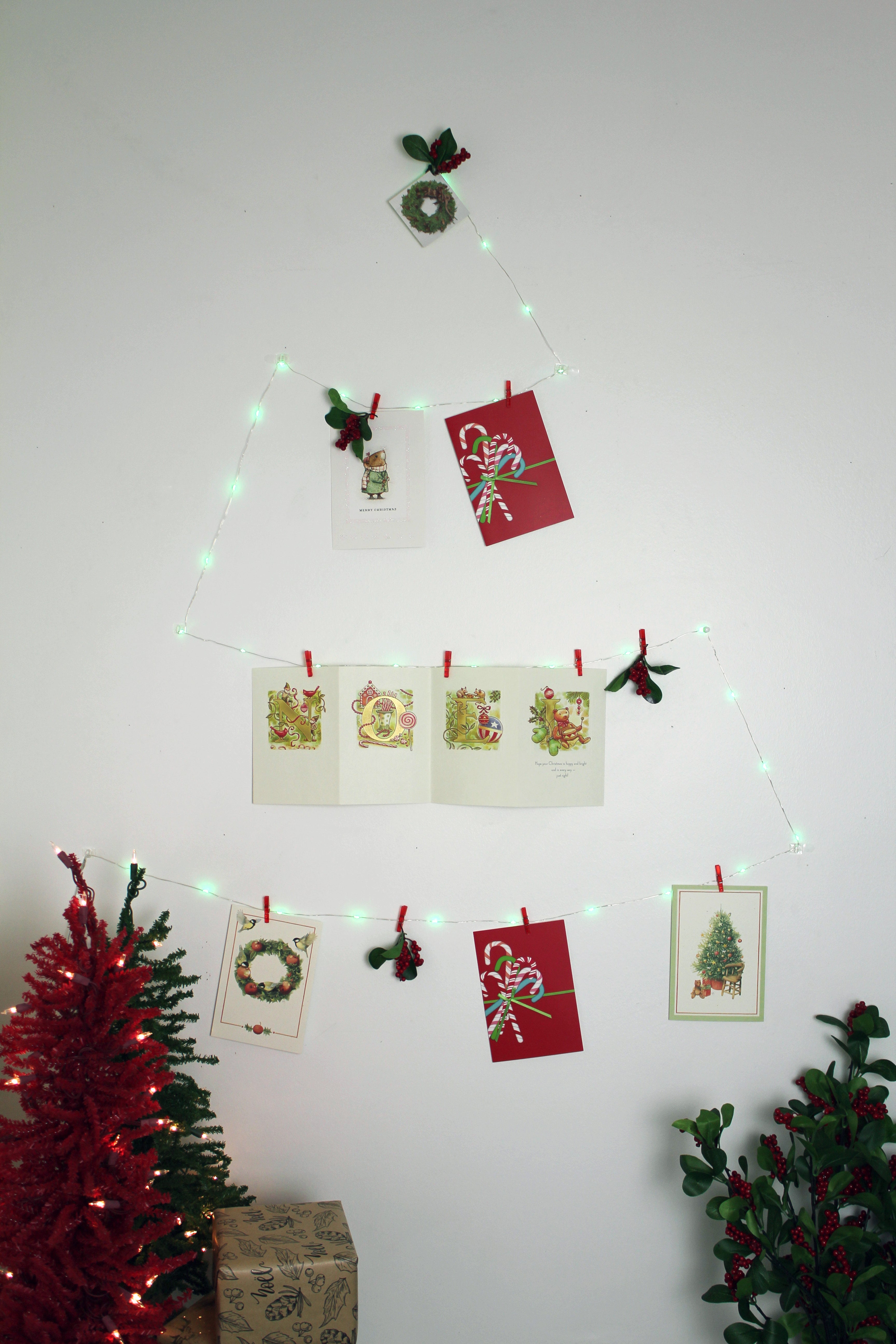 36 LED Red Christmas Card Clip String Light- Battery Operated