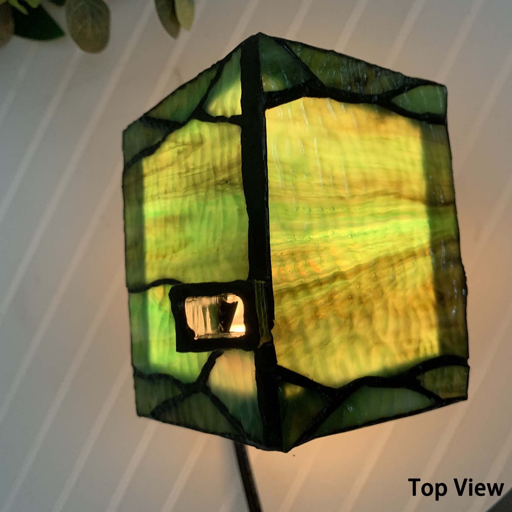 Bieye Birdhouse Table Lamp - Tiffany Style Stained Glass, 7-inch High, Sunflower Decor