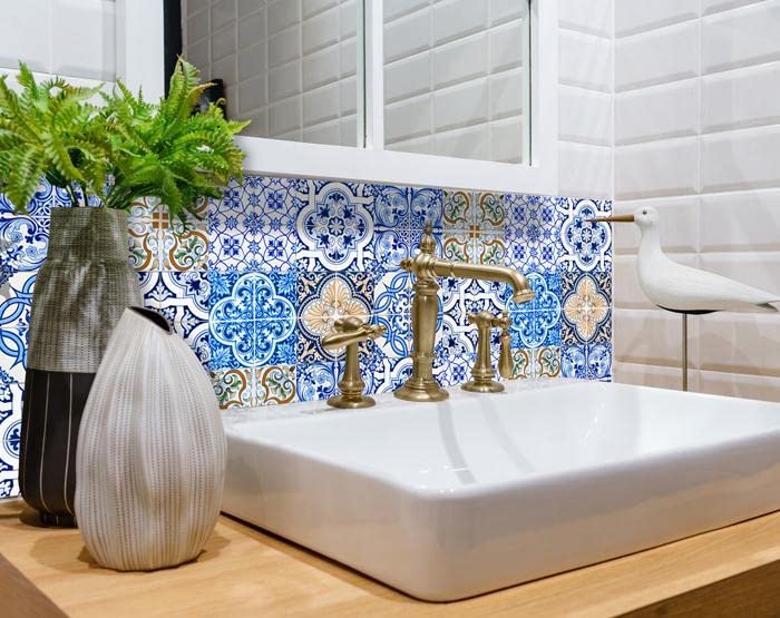 Homeroots Decor 23.6-Inch X 11.8-Inch X 65-Inch Brushed Bronze, Metal, Floor Lamp