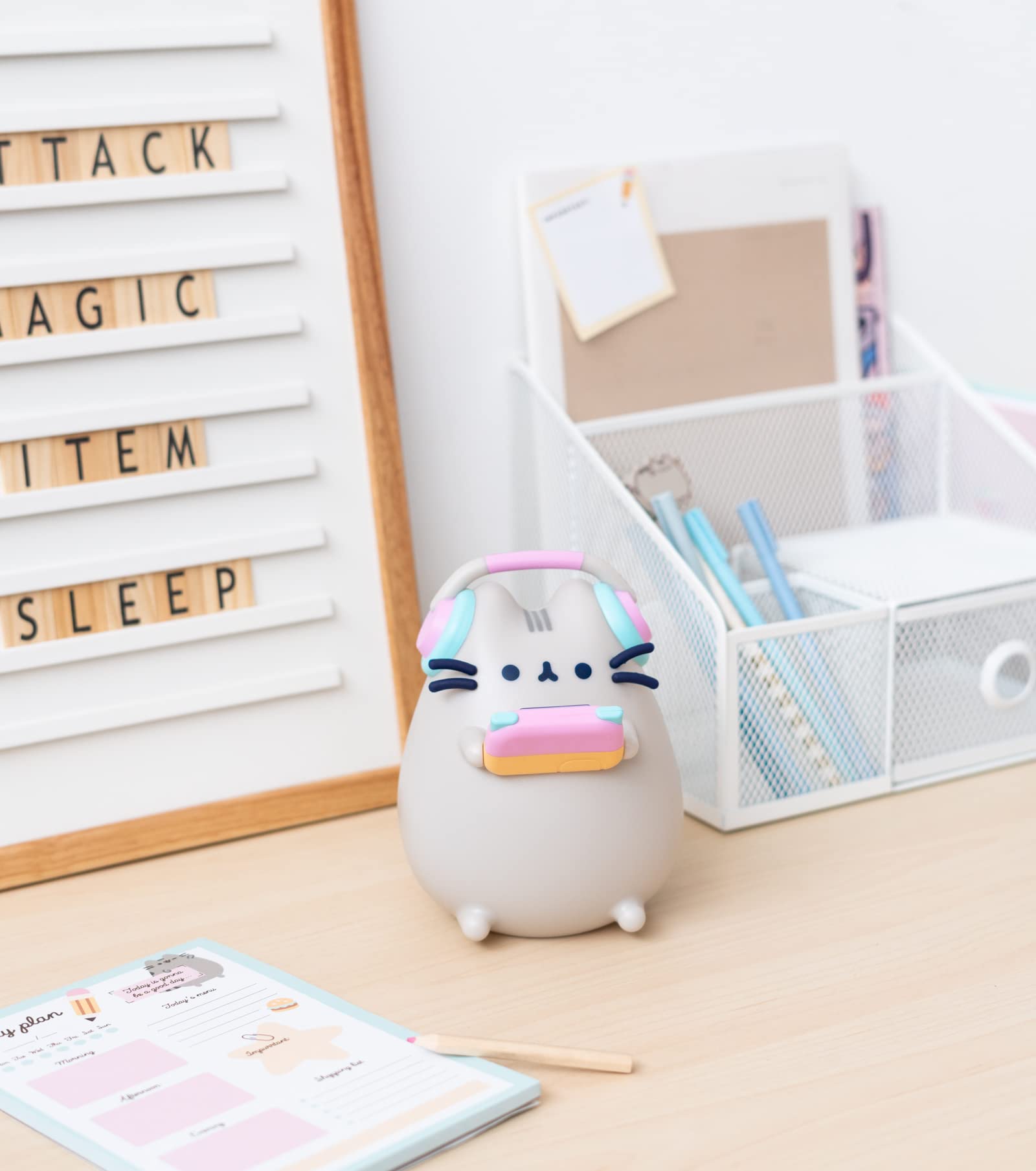 Grupo Erik Pusheen Gamer Lamp - Kids Night Light - Cat Design - ABS Material - LAMPPUSHEEN - Perfect for Bedroom Decor