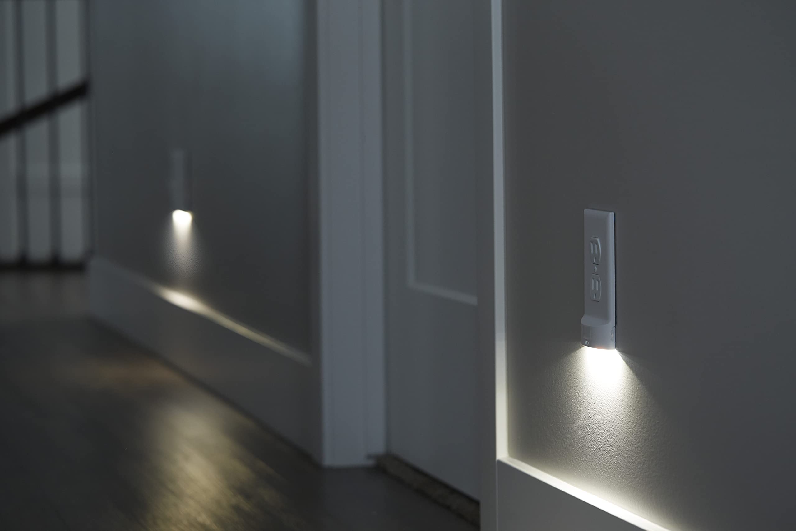 SnapPower MotionLight - Motion Detecting LED Night Lights for Duplex Outlets - Bright/Dim/Off - White - Model 02-O1ML-XWH-SM20 - 2 Pack