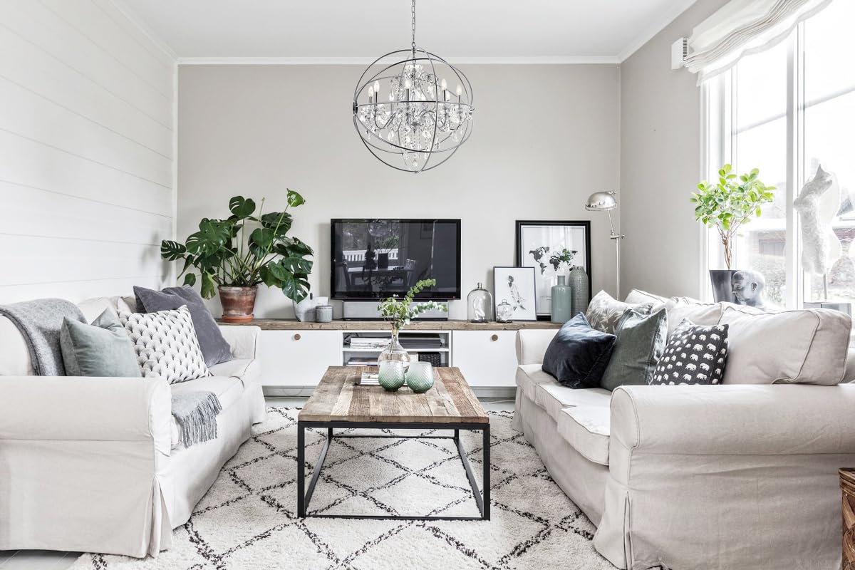 Living District Cordelia 8-Light Transitional Metal Pendant in Chrome