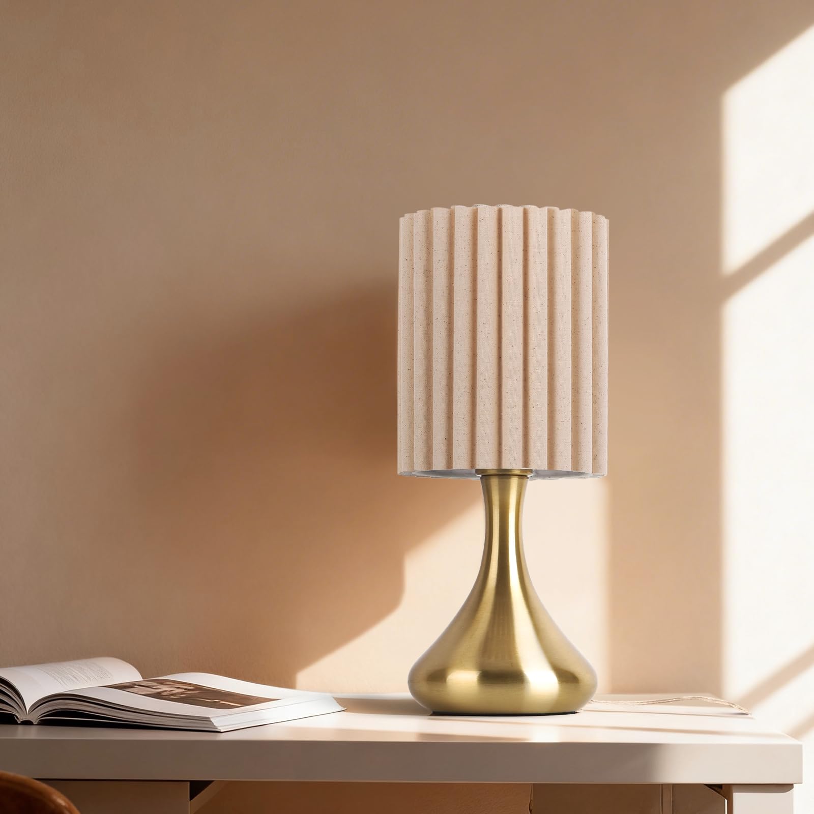 Ziqqeelam Gold Small Table Lamp with Scalloped Linen Shade, Mini Brass Gold Table Lamp for Bedroom Nightstand, Cute Desk Night L