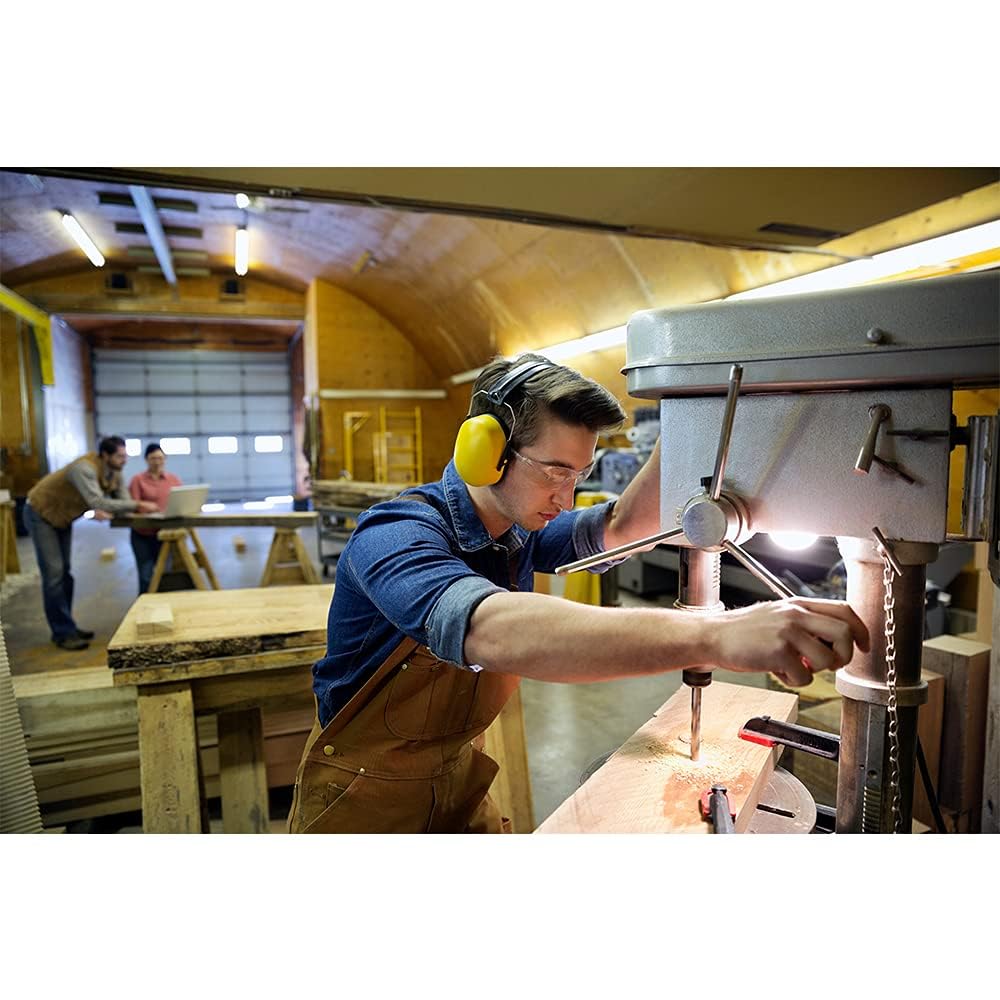 Metalux 4 ft. 1-Light LED Ceiling Strip Light, 2100 Lumens, 4000K, Polycarbonate, Model 4ST1L2040R, Color: