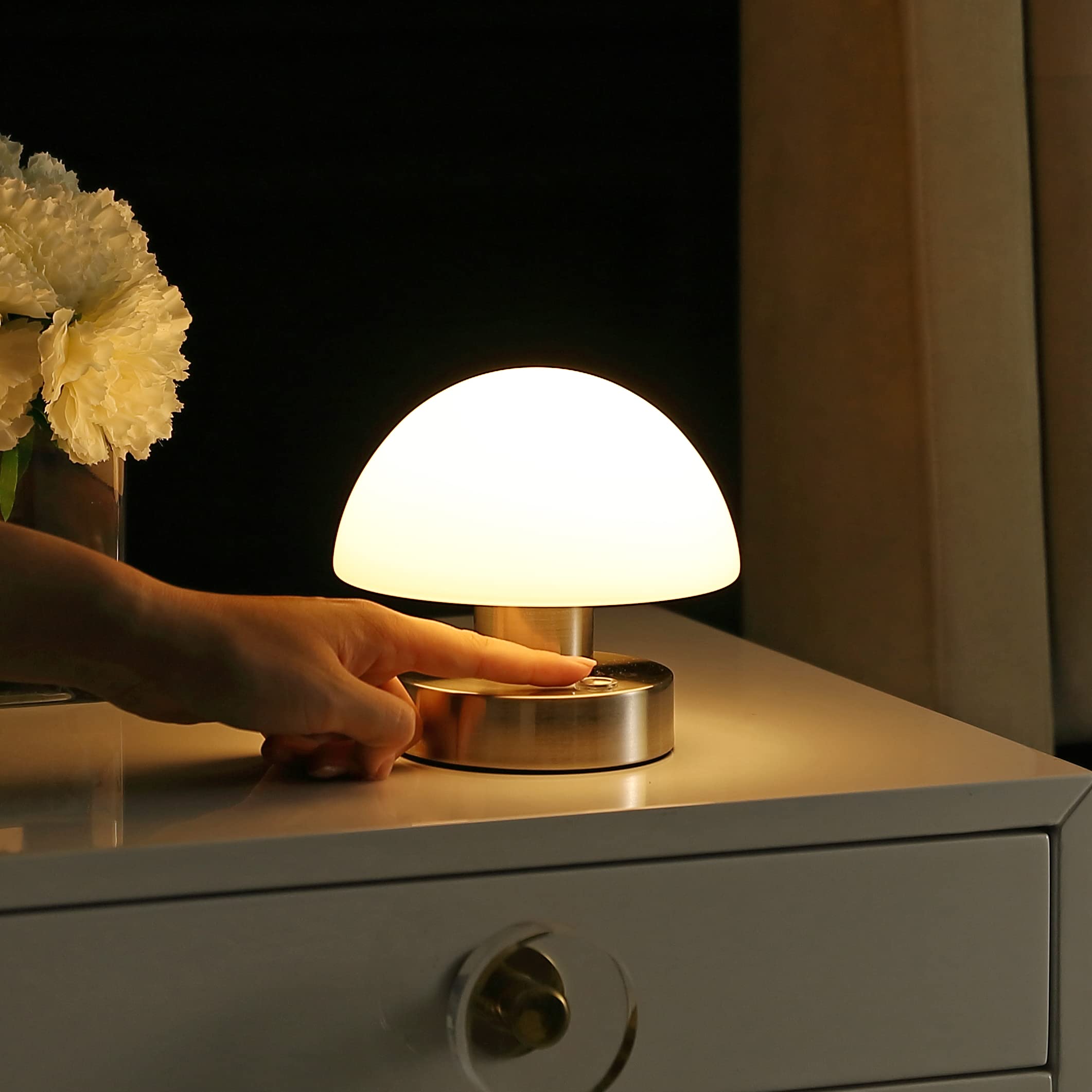 JONATHAN Y Zoe 5.75" Modern Iron LED Table Lamp, Nickel/White - Rechargeable Nightstand Lamp for Bedroom, Living Room, Office, Model JYL7113B
