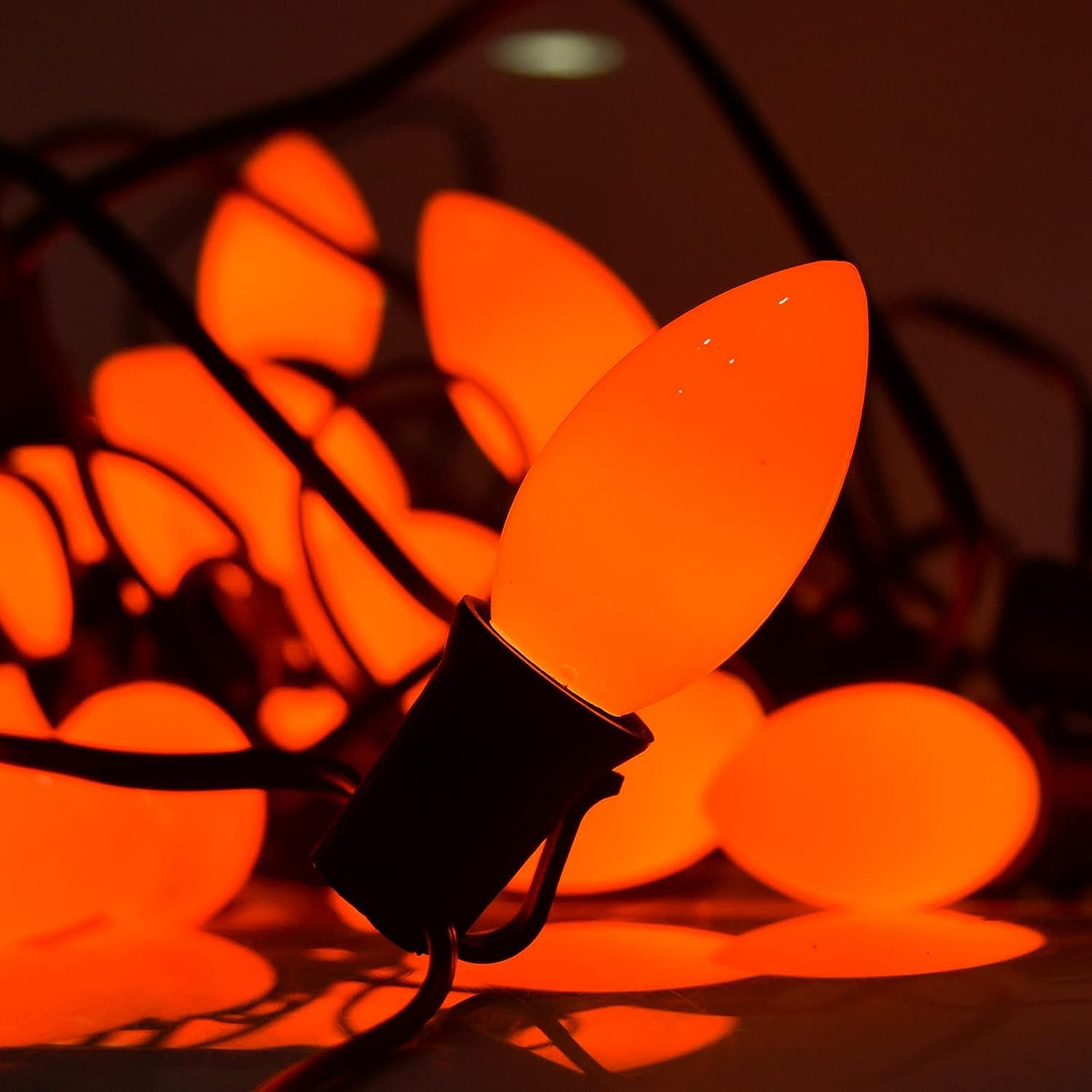 SUNSGNE C9 Orange Outdoor Halloween Night Light Bulbs, 25 Pack, E17/C9 Base, 7 Watt, Glass, Ideal for Indoor/Outdoor Use