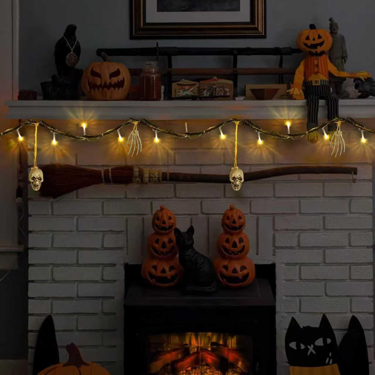 BEABOO Halloween String Lights, 6FT 26LED Battery Operated Skeleton Hand, Indoor Outdoor Decor