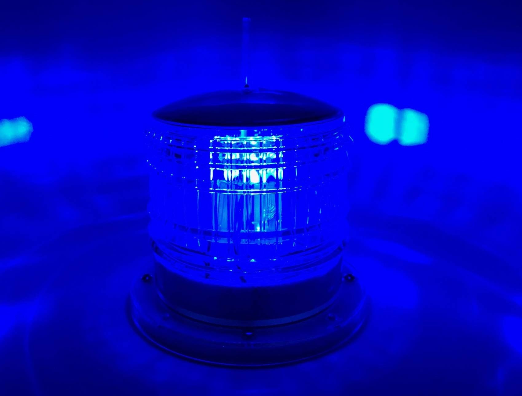 Britta Products Solar LED Marina Dock Safety Beacon Light - 2NM IP67, Blue, Model SNL-003-Blue