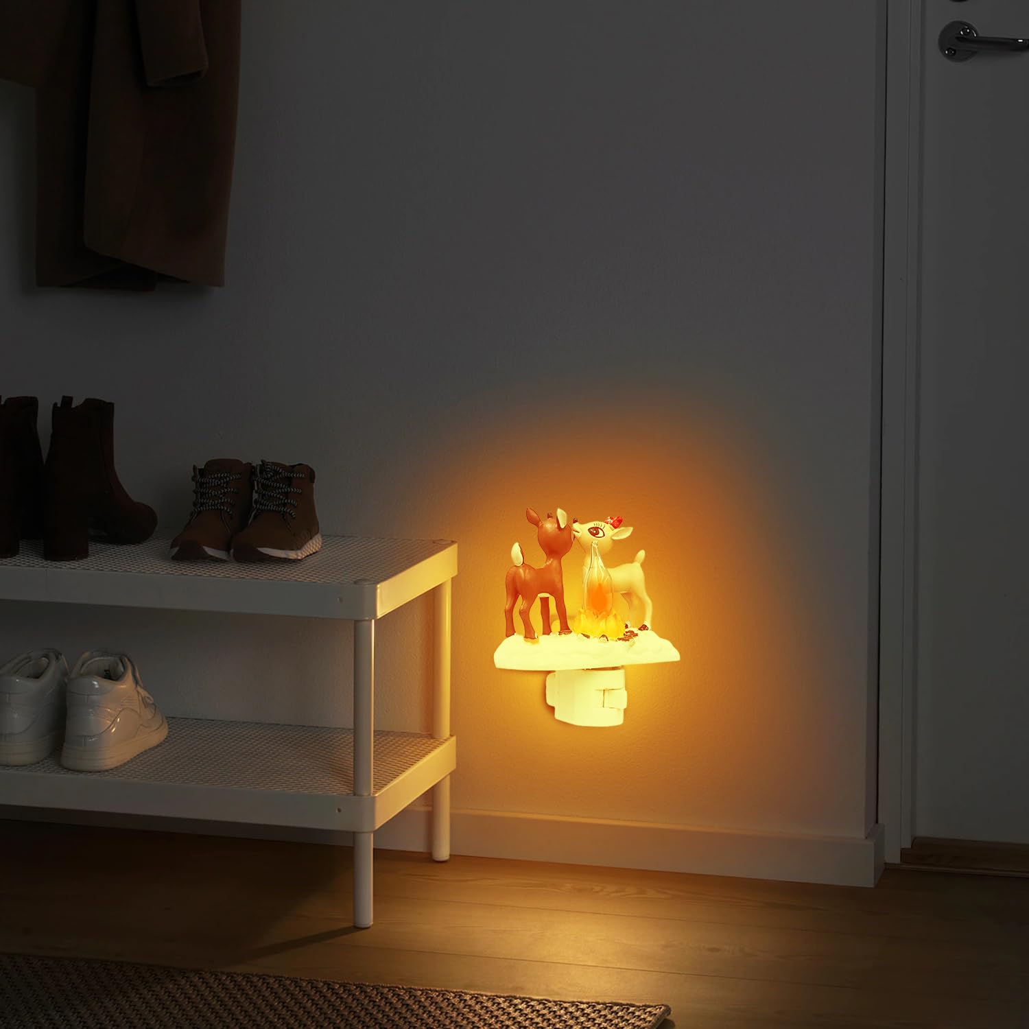 2025 Christmas Reindeer Campfire Nightlight: Reindeer Night Light Plug into Wall Cute Holiday Design - LED Faux Campfire Lamp Ch