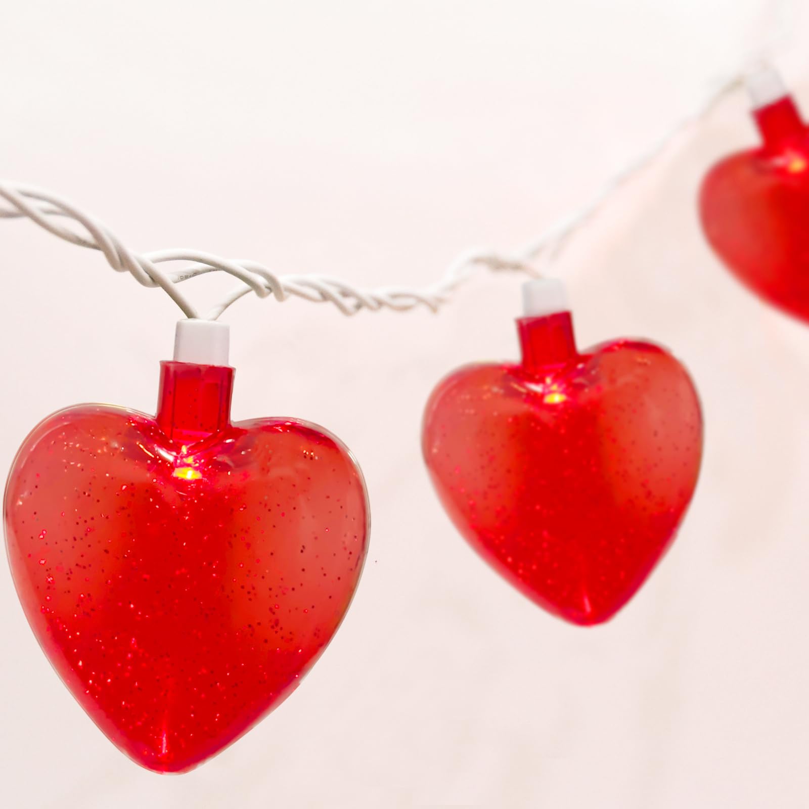SUNSGNE Red Heart String Lights Valentines Lights, 8.5FT Plug in Fairy String Lights with 10 LED Red Heart Lights for Indoor Out