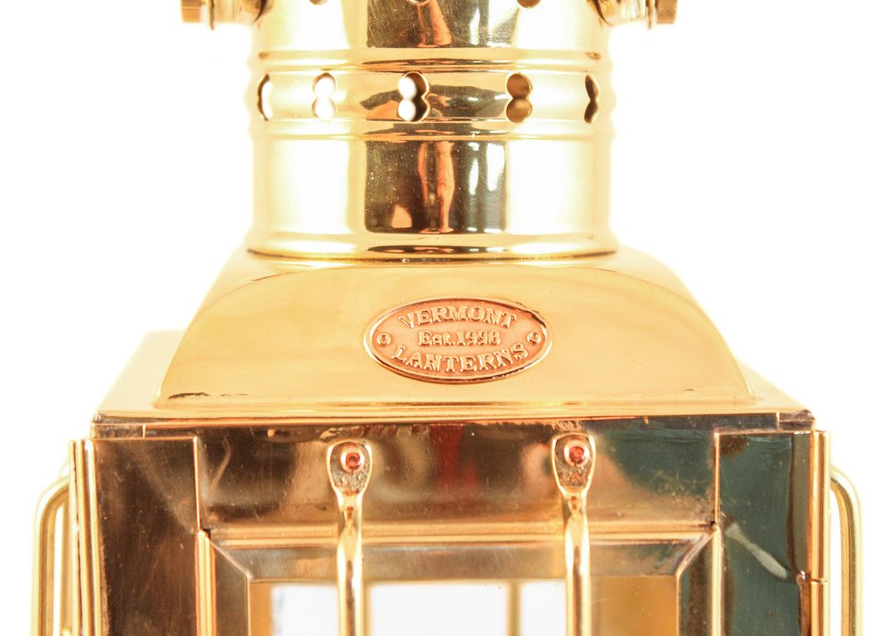 Vermont Lanterns Brass Chiefs Oil Lamp - Nautical Lantern (10&quot;, Brass)