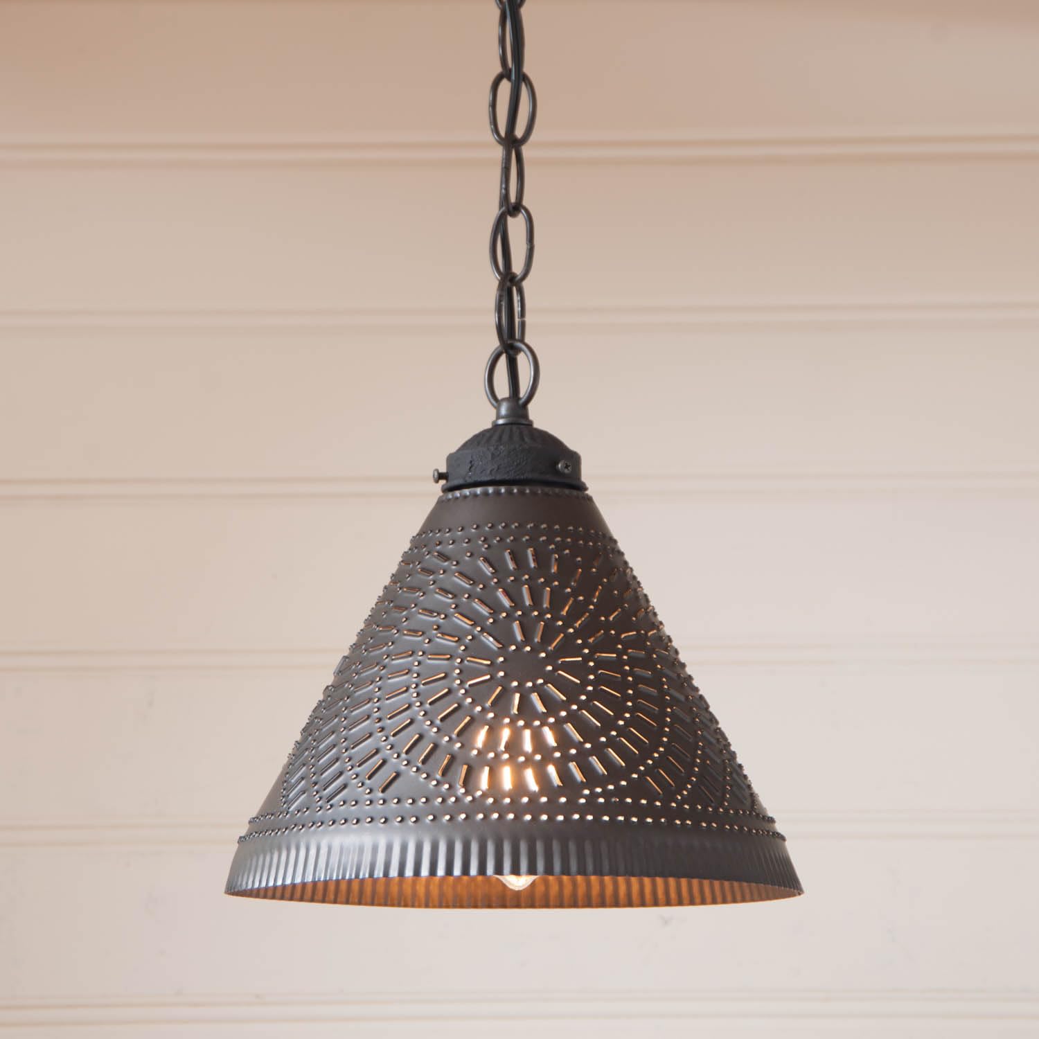 Irvins Country Tinware Wellington Shade Light Pendant, Kettle Black, Metal, 10 x 10 x 10 Inch, Model 935CKB