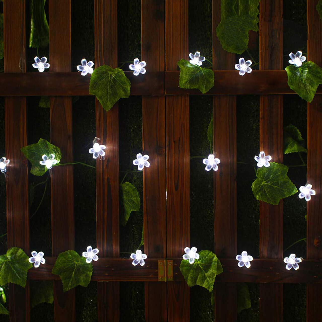 Semilits Outdoor Solar String Lights 50Led Flower Shaped Solar Fairy Lights For Christmas Garden Decoration White