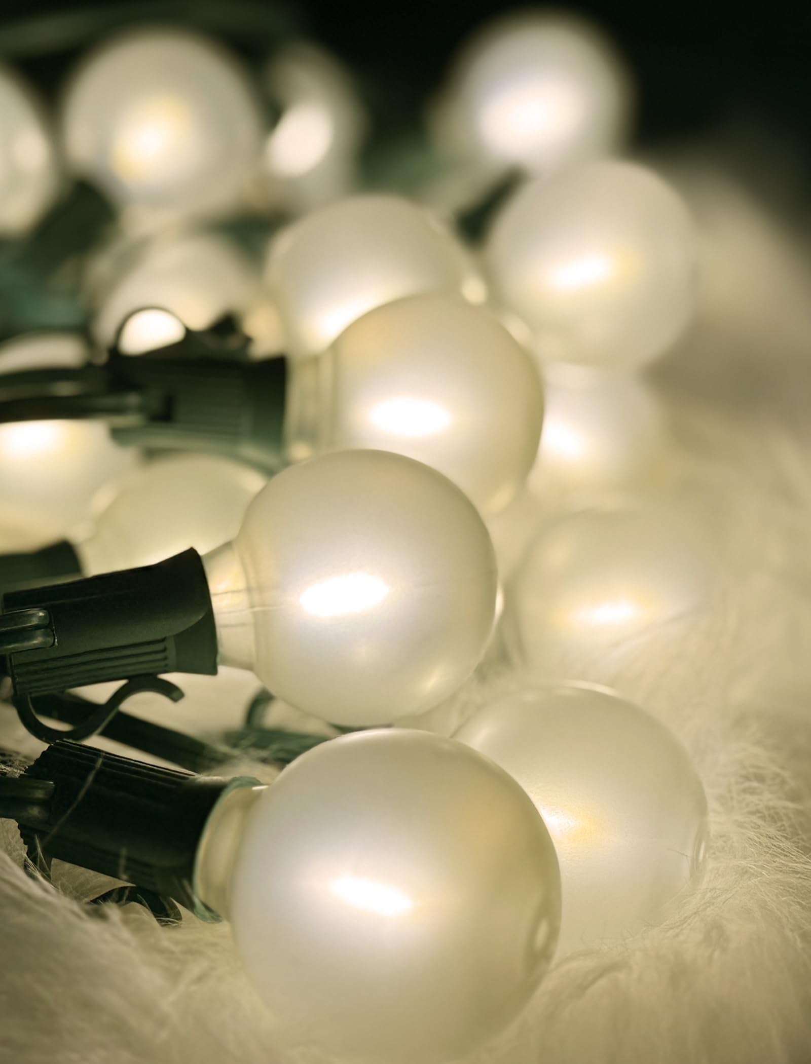 Xingzd G40 Globe String Lights - 25Ft Frosted Warm White Bulbs, Vintage Indoor/Outdoor Decor, Green Wire for Christmas Party & Wedding