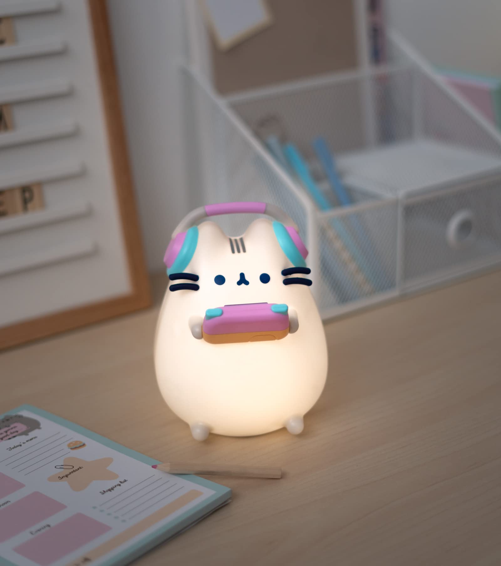 Grupo Erik Pusheen Gamer Lamp - Kids Night Light - Cat Design - ABS Material - LAMPPUSHEEN - Perfect for Bedroom Decor