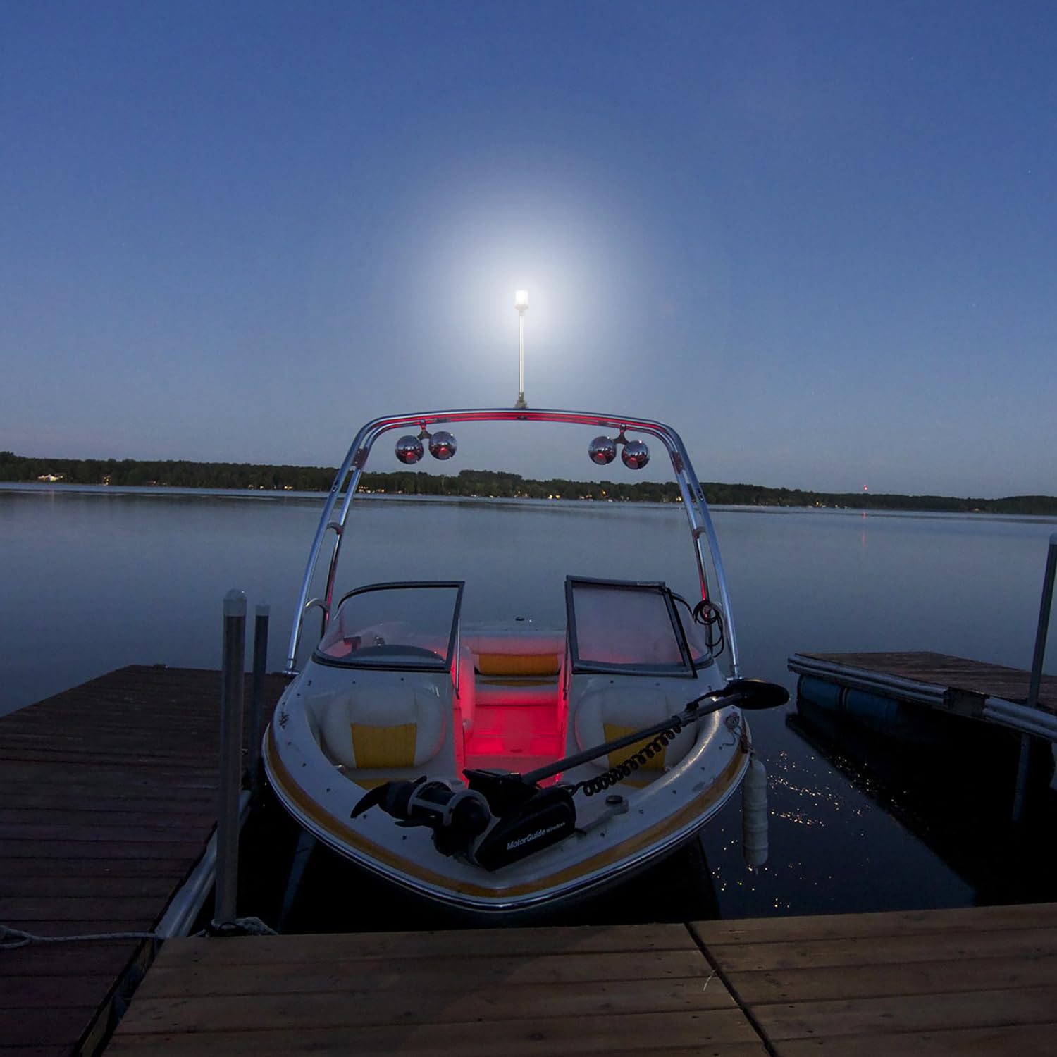 Young Marine Boat Anchor Light 3-Nautical Mile White Led Fold Down Stern Light For Pontoon And Fishing Boat All Round 360 White