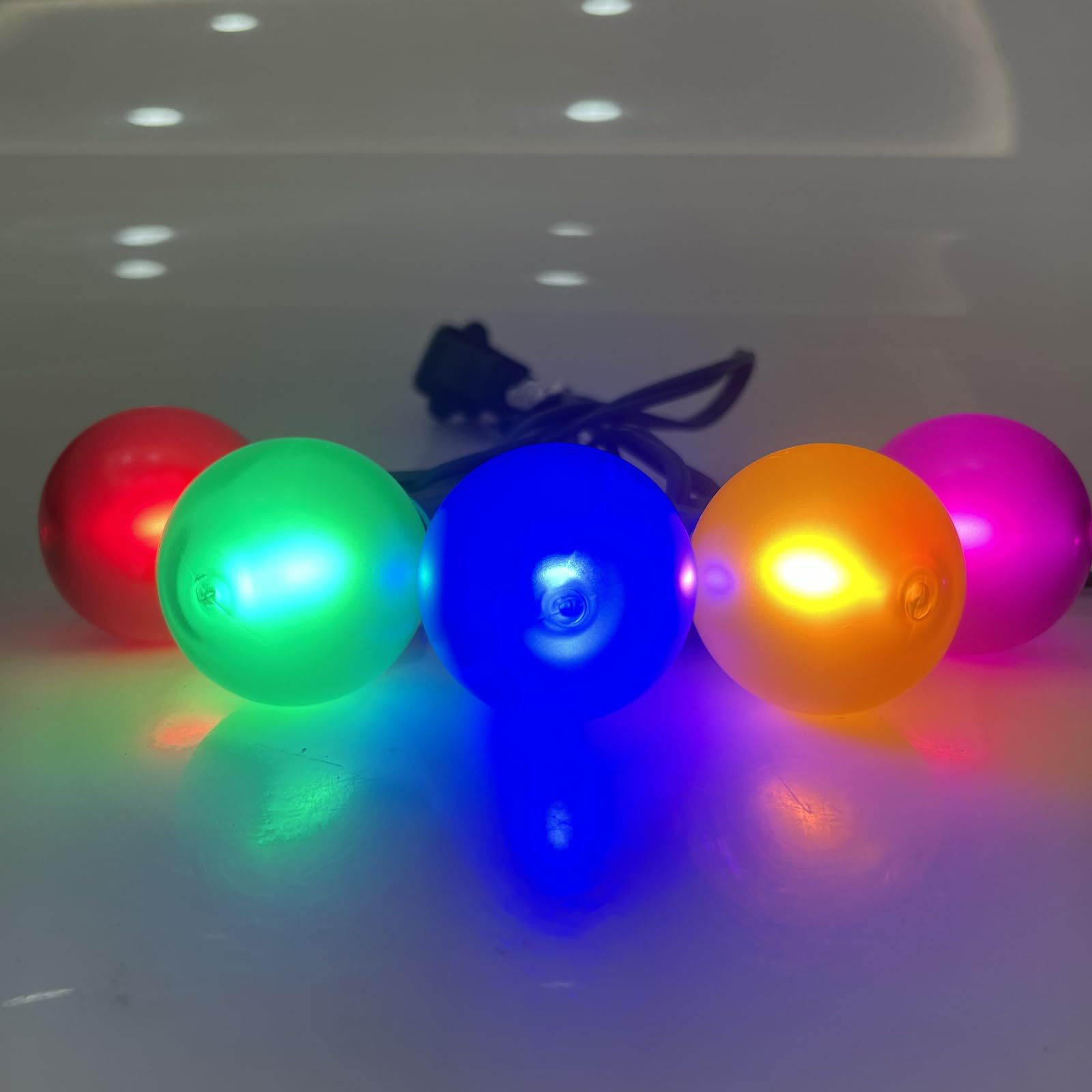 Abeja 25 Pack G40 Colored Led Bulbs, Frosted Multicolor Globe Replacement Bulbs, 0.6 Watt E12 C7 Candelabra Base Led Bulbs For O