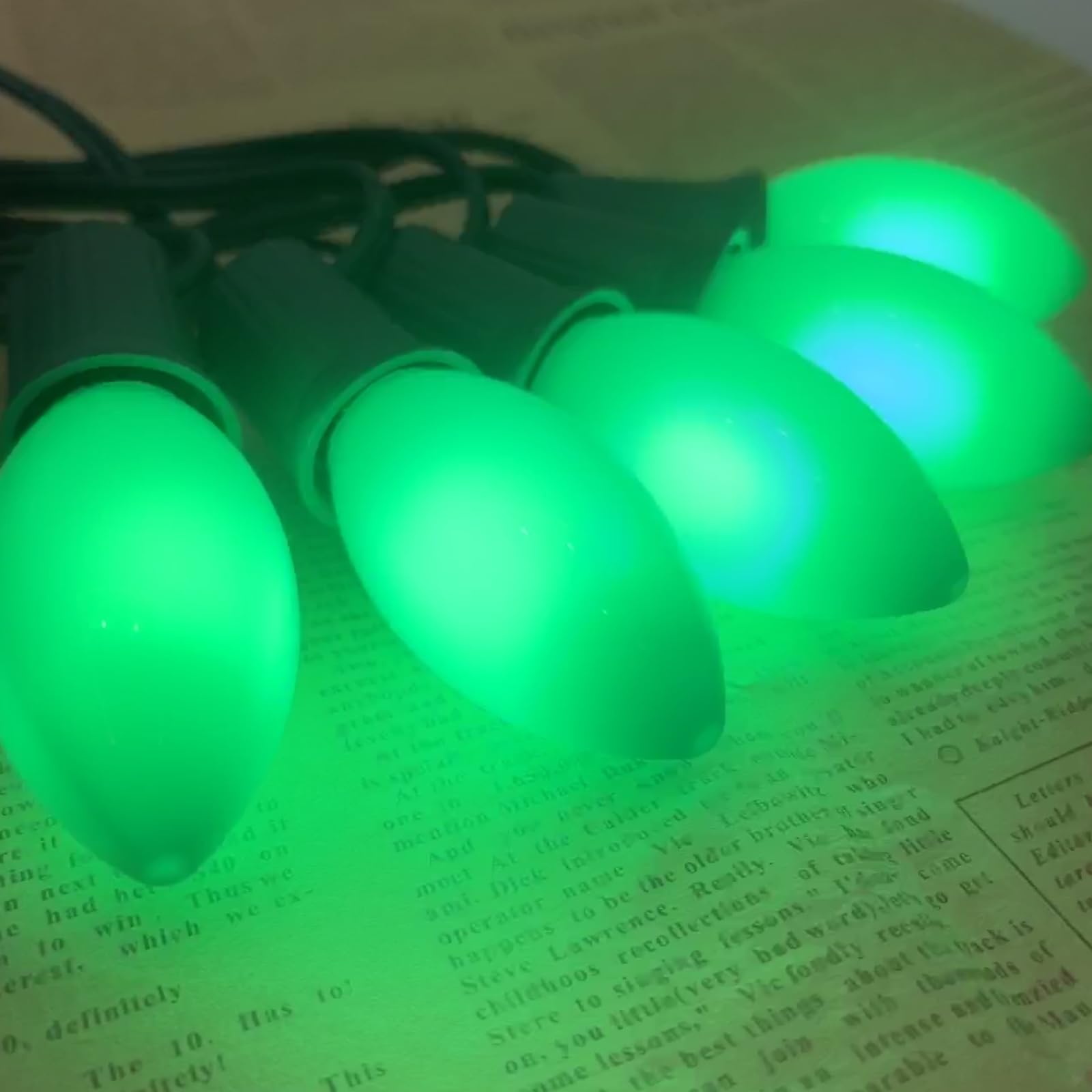 Goothy 25 Pack C9 Vintage Ceramic Green Christmas String Lights Bulbs, E17 Base 7W Incandescent Night Light Chandelier Bulbs For