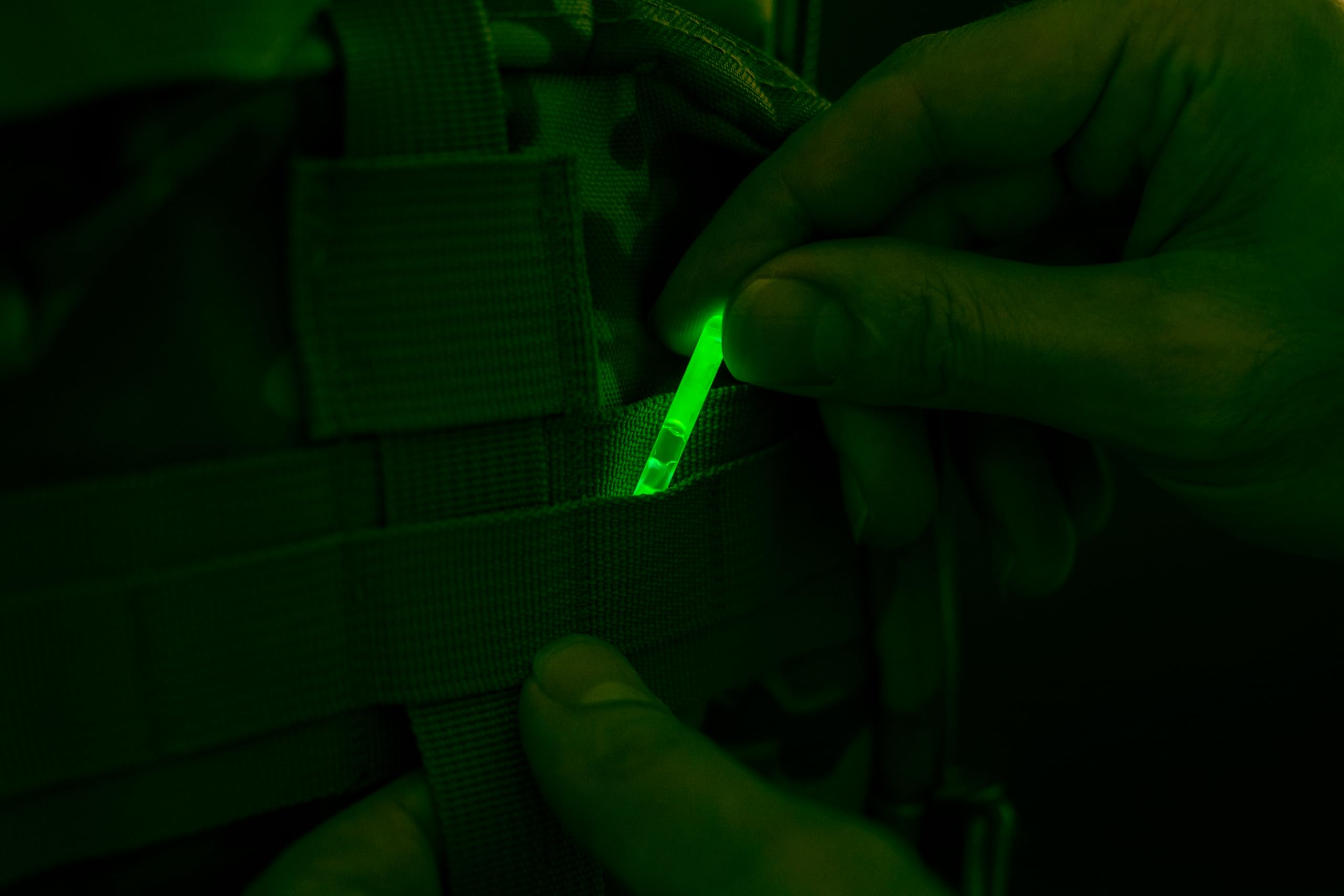 Cyalume ChemLight Mini Light Stick, Military Grade, Green, 1.5 Inch, 50 Pack, 4 Hours Duration, Model 9-44340PF