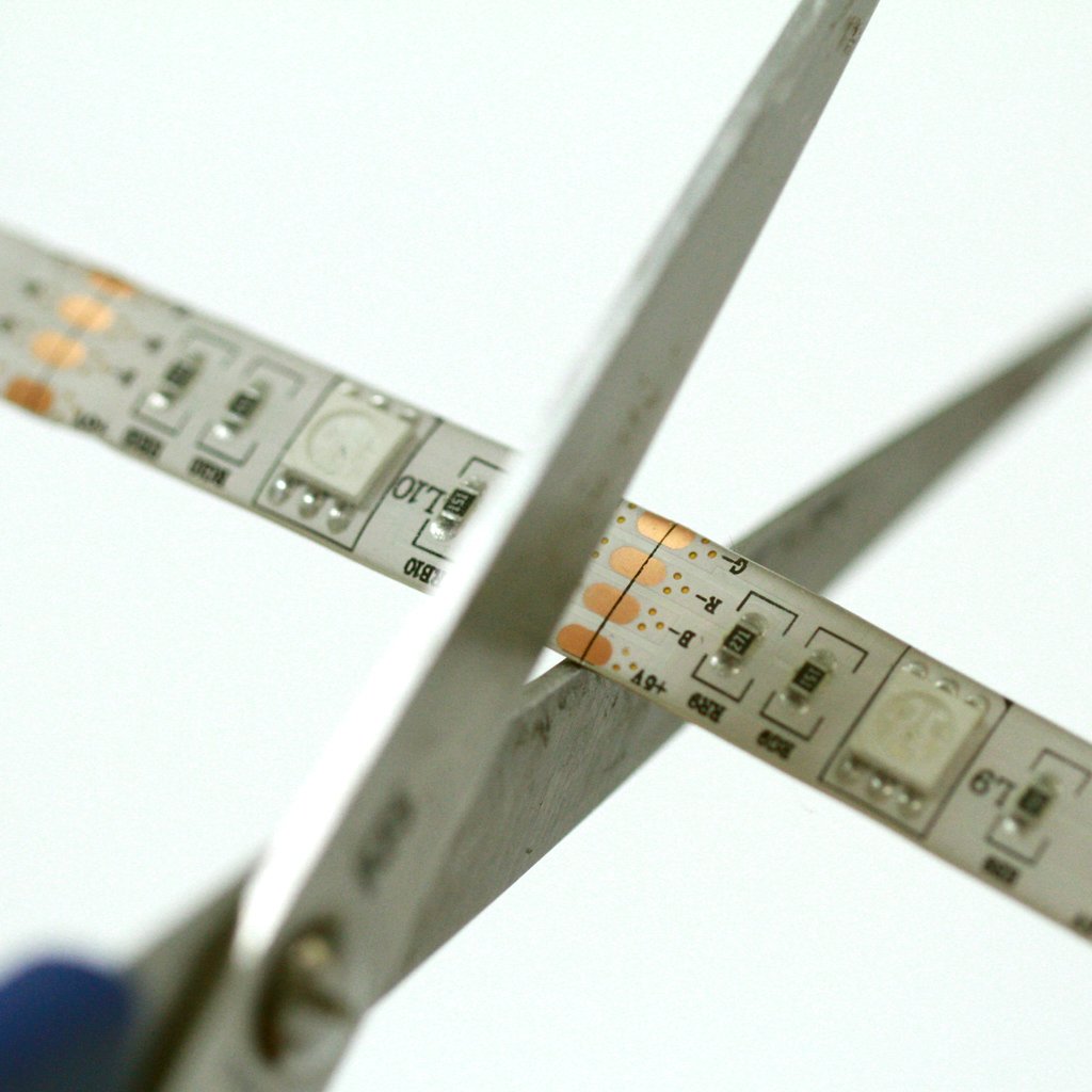 Goiehir Led Strip Lights Battery Powered, 24 Keys Remote Control Light Strip For Parties, Diy Indoor Decoration, 6.56Ft/2M