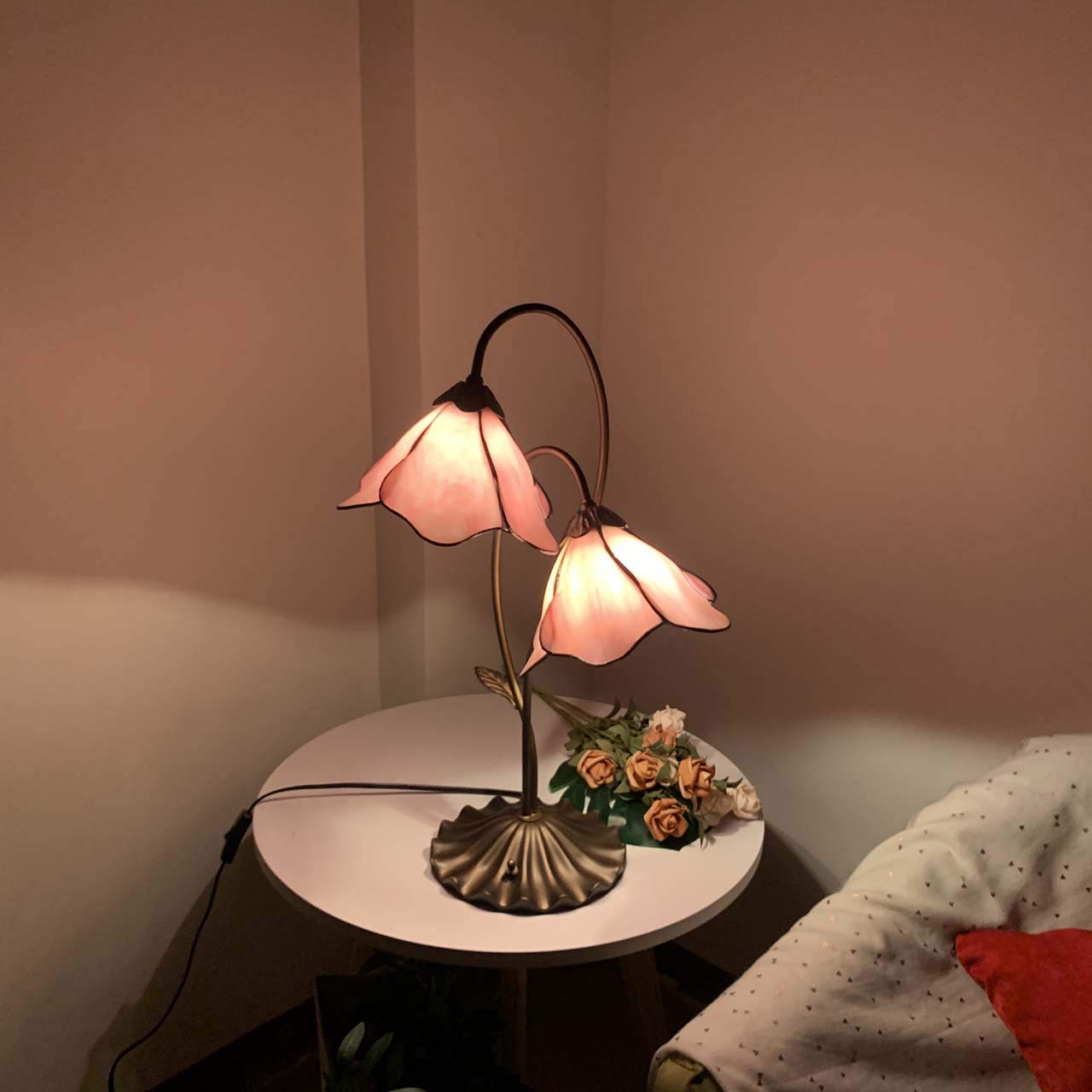 Bieye Tiffany Style Stained Glass Table Lamp, 2-Light, 8-inch Wide, Pink, Model L10811, Lily Pad Base