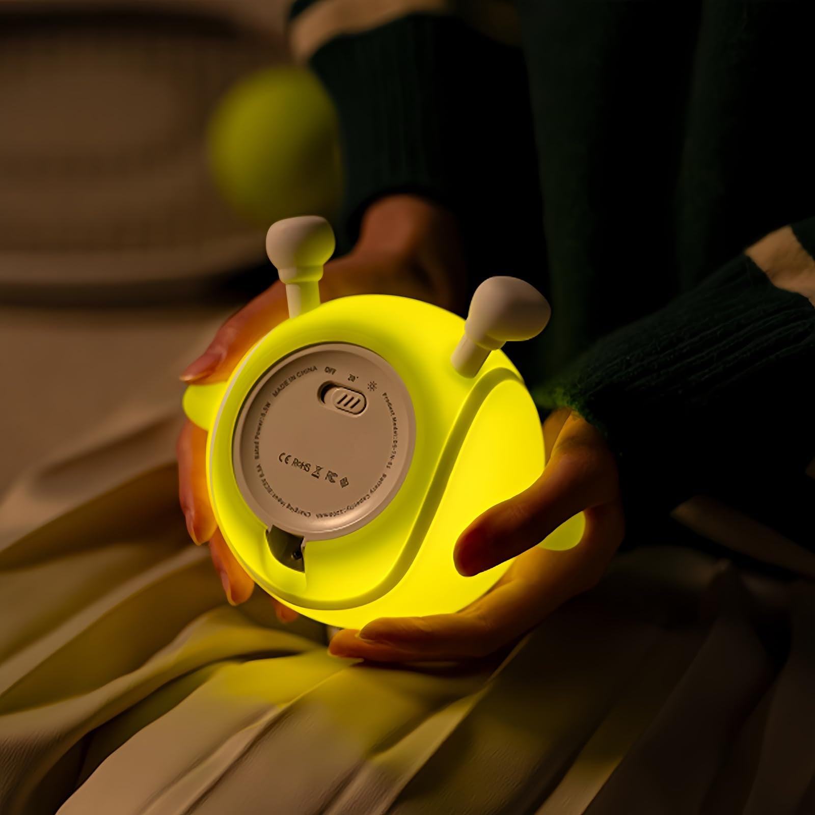 QANYI Tennis Light - Rechargeable Dimmable Lamp, Green Silicone Rubber, Model DS-TN-01, Perfect for Parties and Gifts