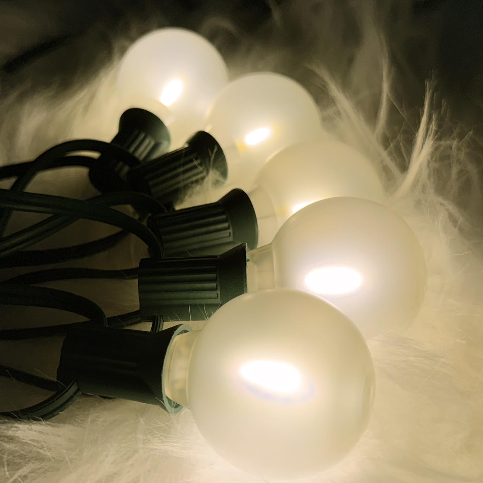 25Ft Christmas Outdoor String Lights  G40 Globe Lights With 27 0.6W Frosted Warm White Bulbs  Vintage Christmas Lights For Holiday Party Backyard Xmas Tree Wedding Garden Patio Porch Decor  Green Wire