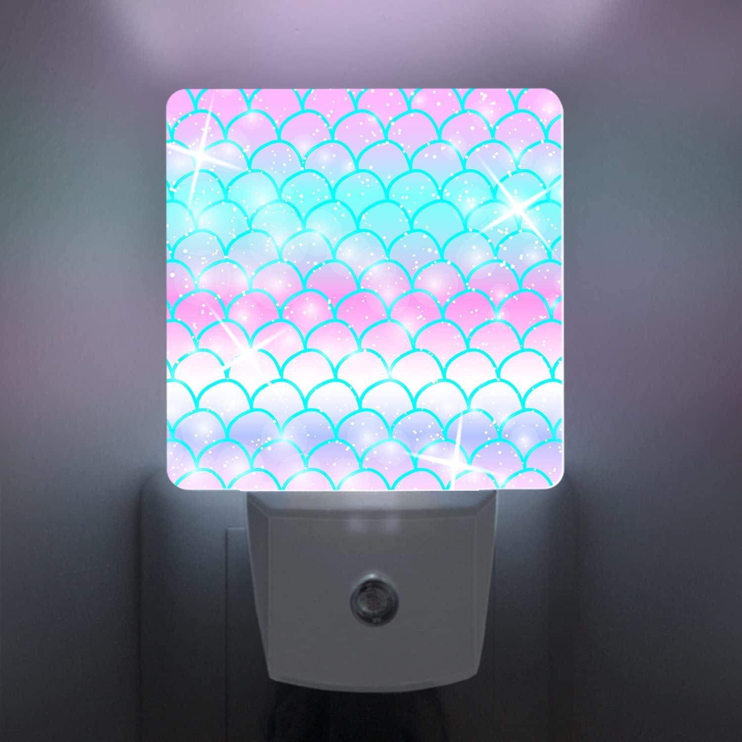 Caifujiqi Night Light - Plug-in Dusk to Dawn LED Lamp, Smart Sensor, Energy Efficient, Starfish 4 Model, White, for Bedroom, Bathroom, Hallway