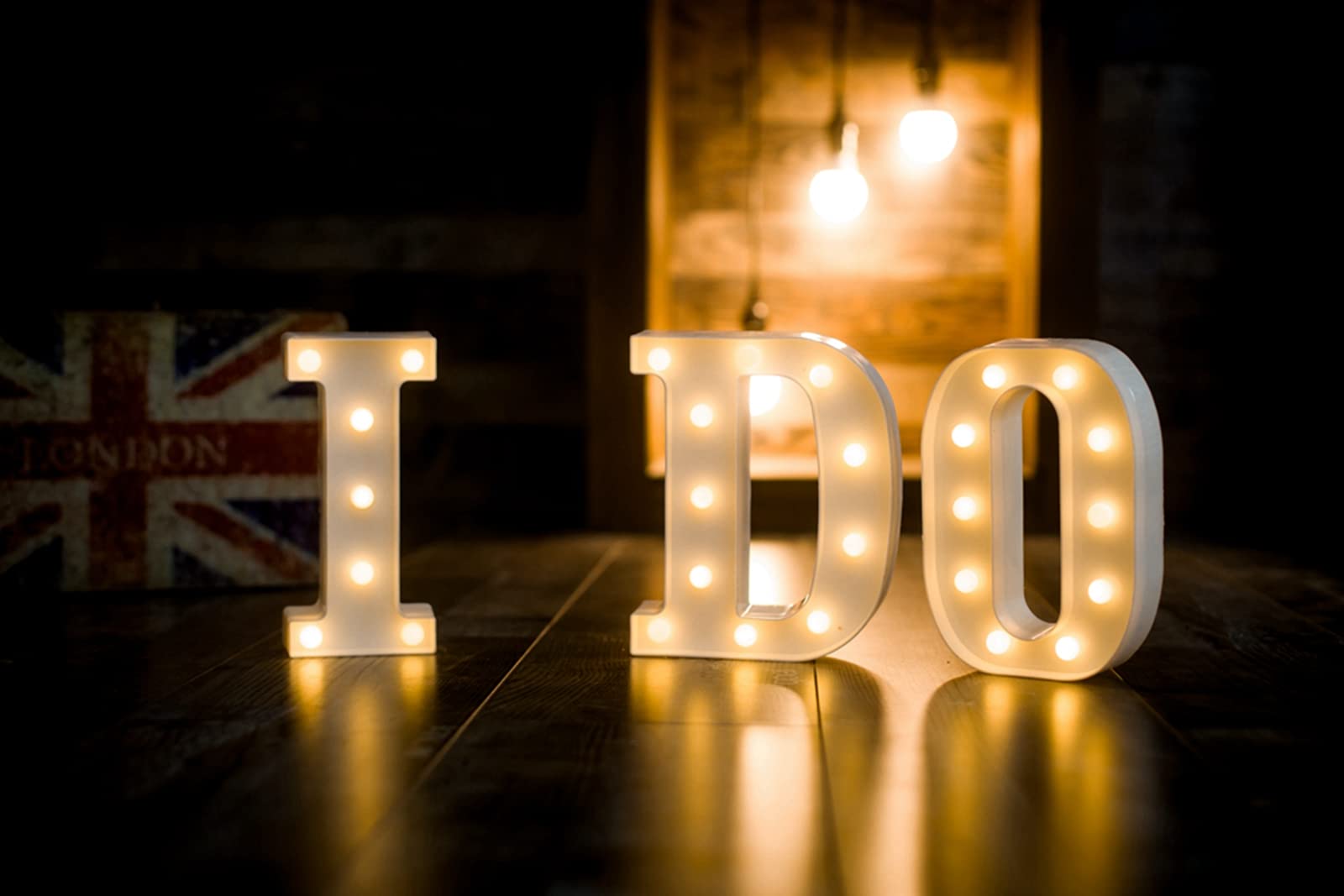 Foaky LED Letter Lights Sign - Battery Powered Night Light for Weddings/Birthdays - Plastic - Color Q