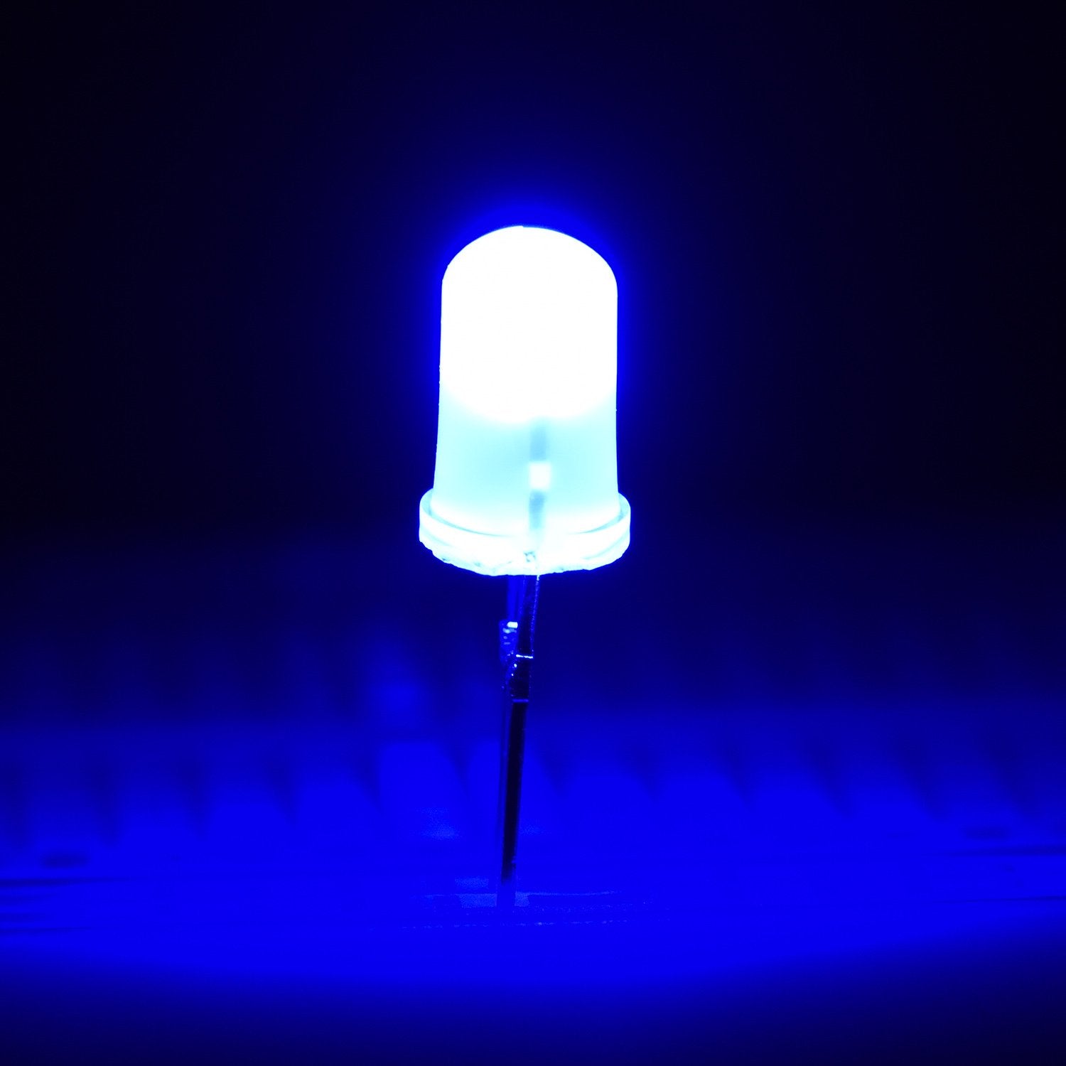 Eboot 100 Pieces Clear Led Light Emitting Diodes, 5Mm Blue, Model Ln0986