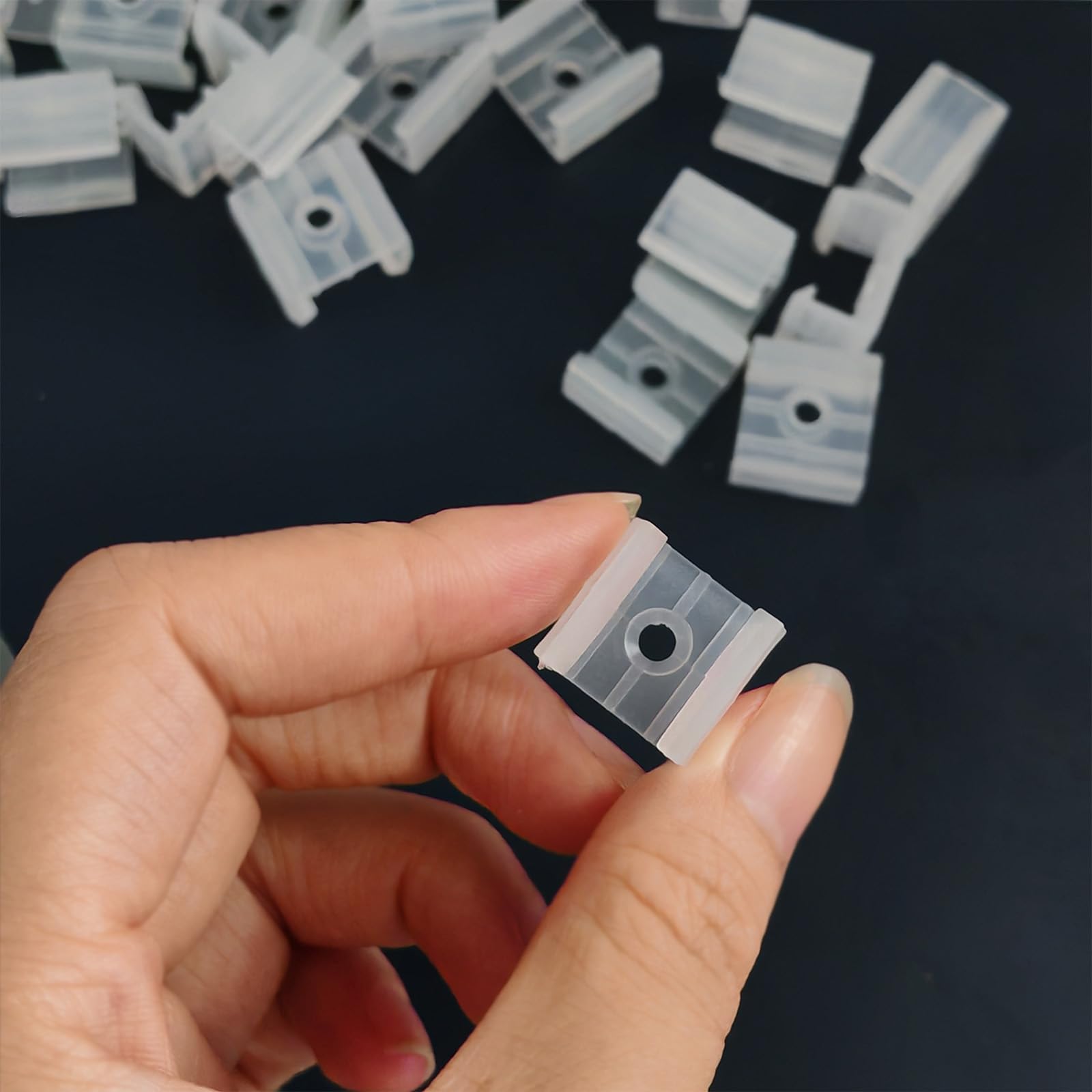 GYGhaoho LED Strip Light Clips, 120pcs, Plastic, 13mm/0.51inch, White, Model GHR00101