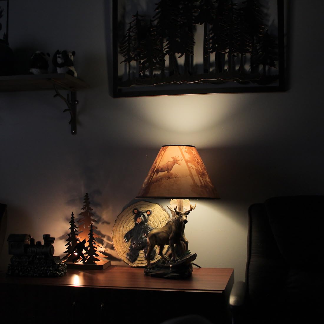 Zeckos Bull Moose Table Lamp - 20 Inch Tall, Brown, Resin, 12 Inch Diameter Forest Print Shade, Model HD30105, Wildlife Decor