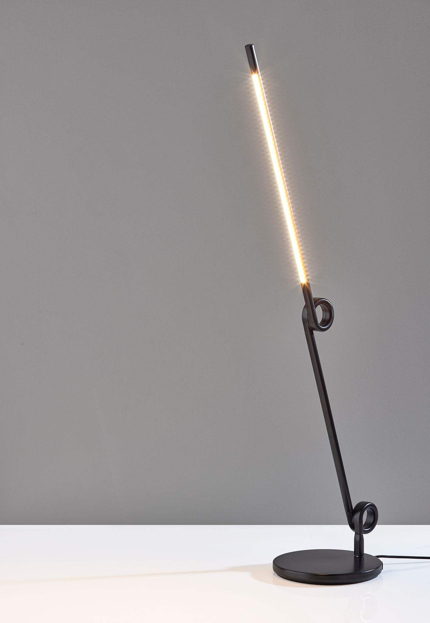 Homeroots 524639 35 In. Metal Novelty Desk Led Usb Table Lamp Black