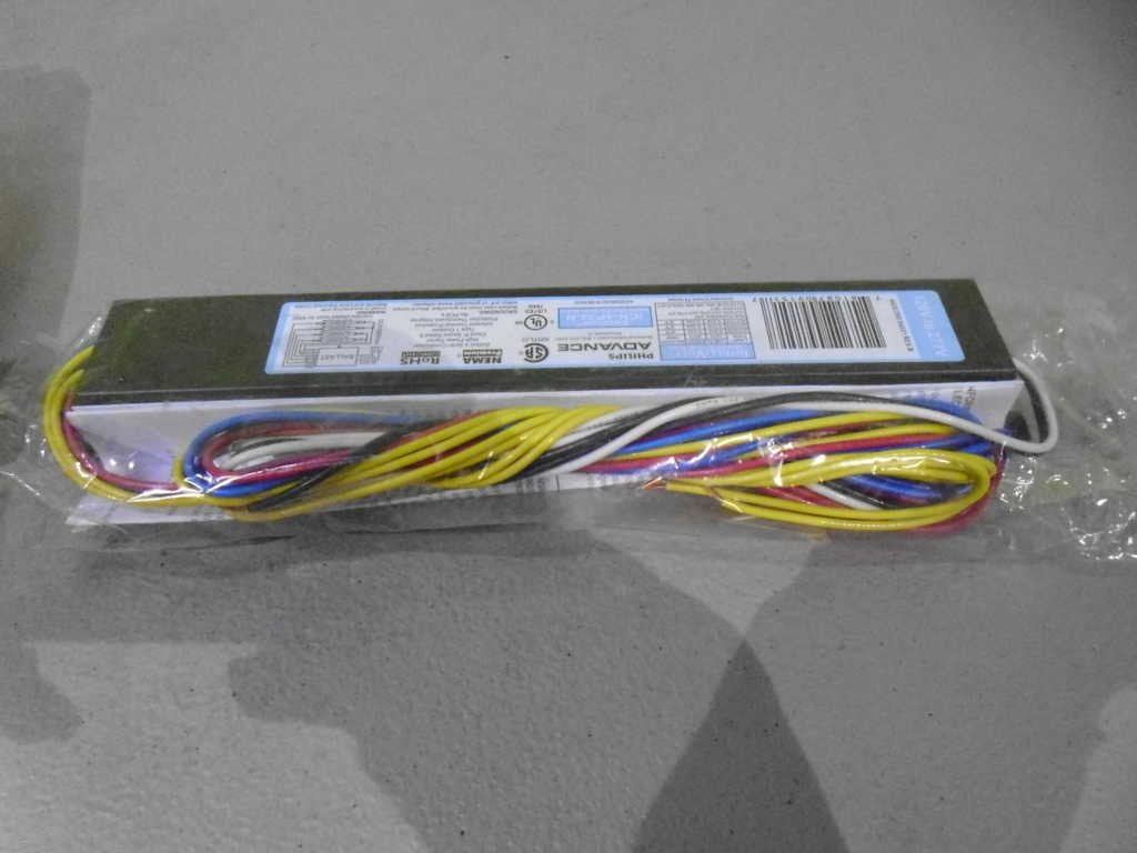 Phillips Icn-4P32-N Centium Electronic Ballast 120-277V 50/60Hz Icn-4P32-N